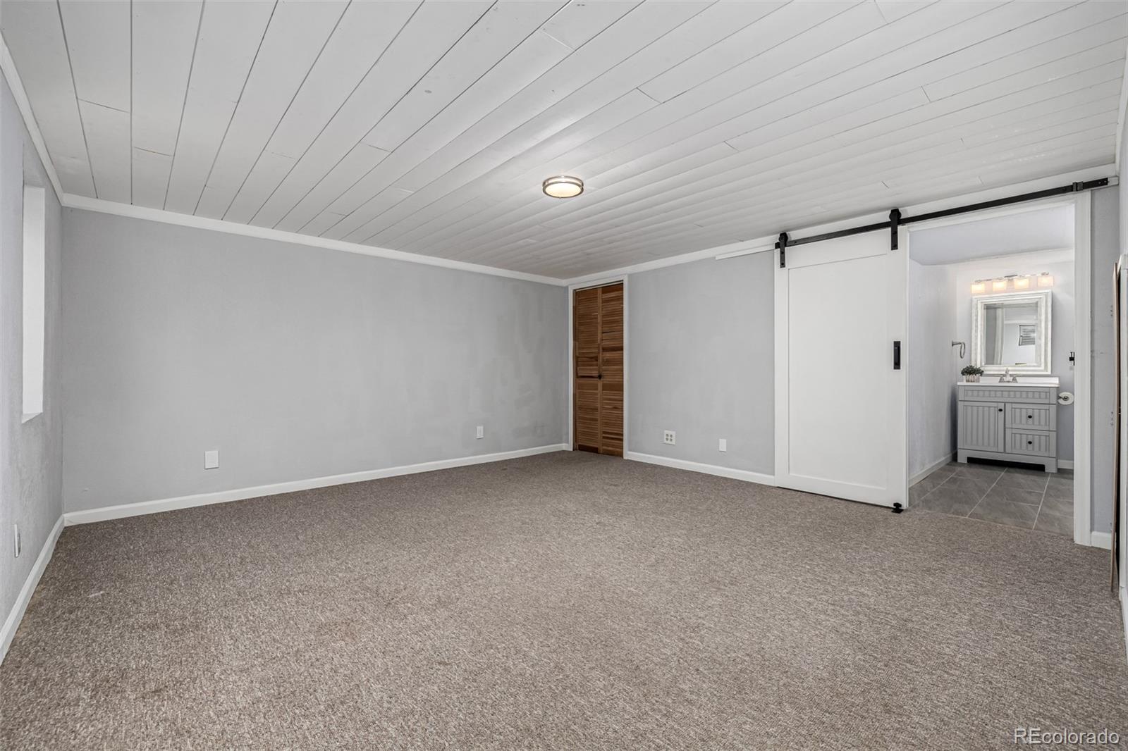 7143 Fenton Circle