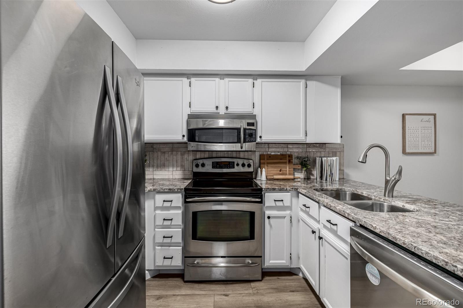 7143 Fenton Circle