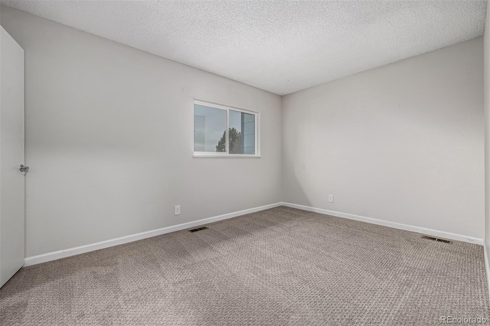 7143 Fenton Circle