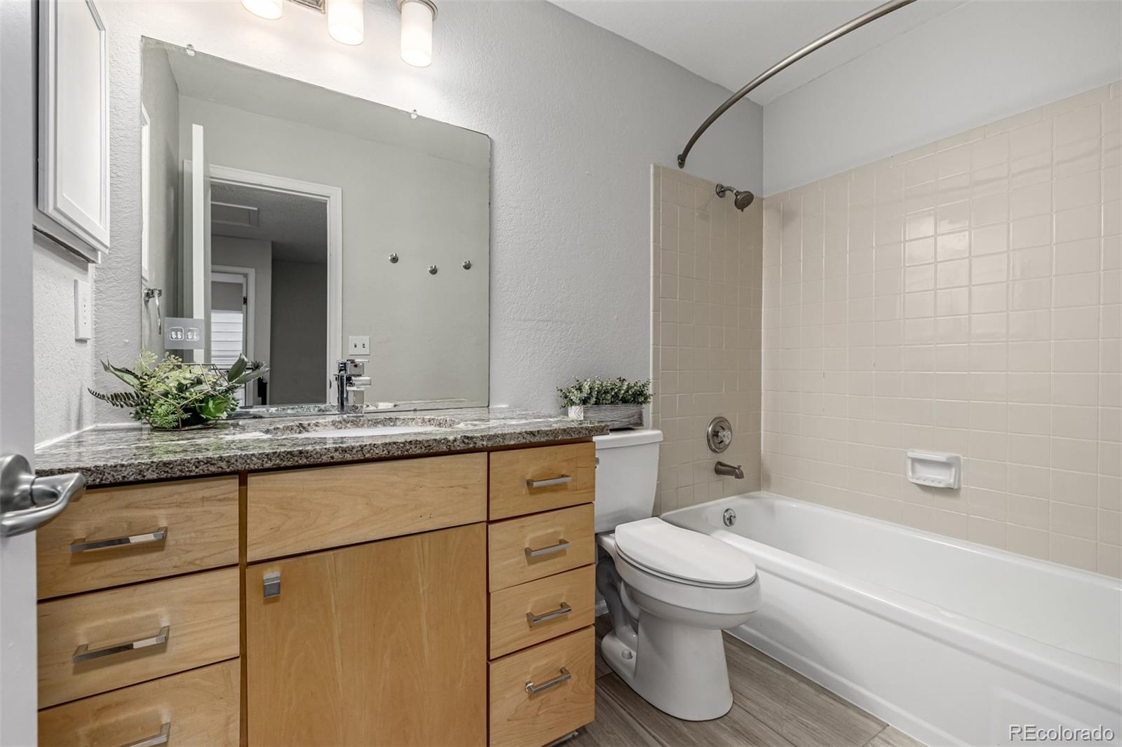 7143 Fenton Circle