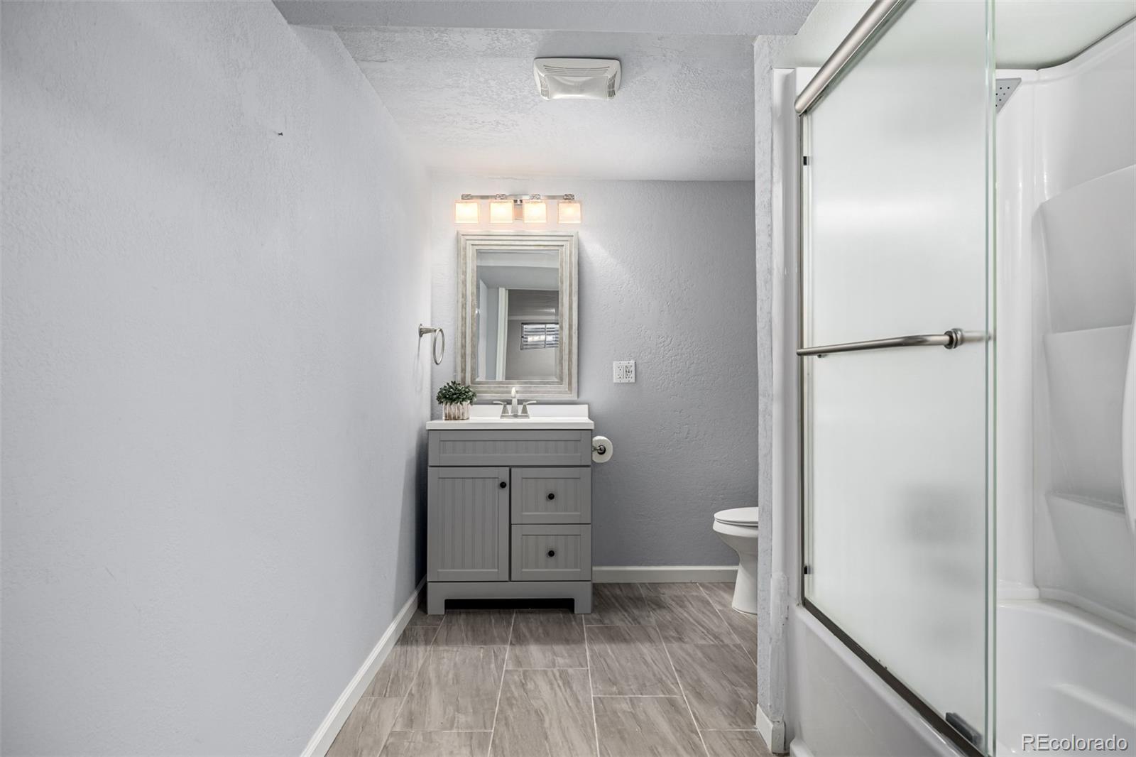 7143 Fenton Circle
