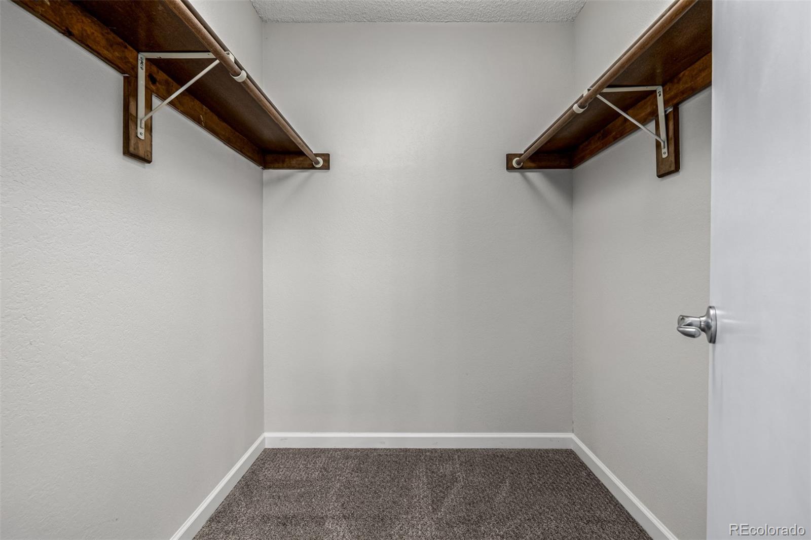 7143 Fenton Circle
