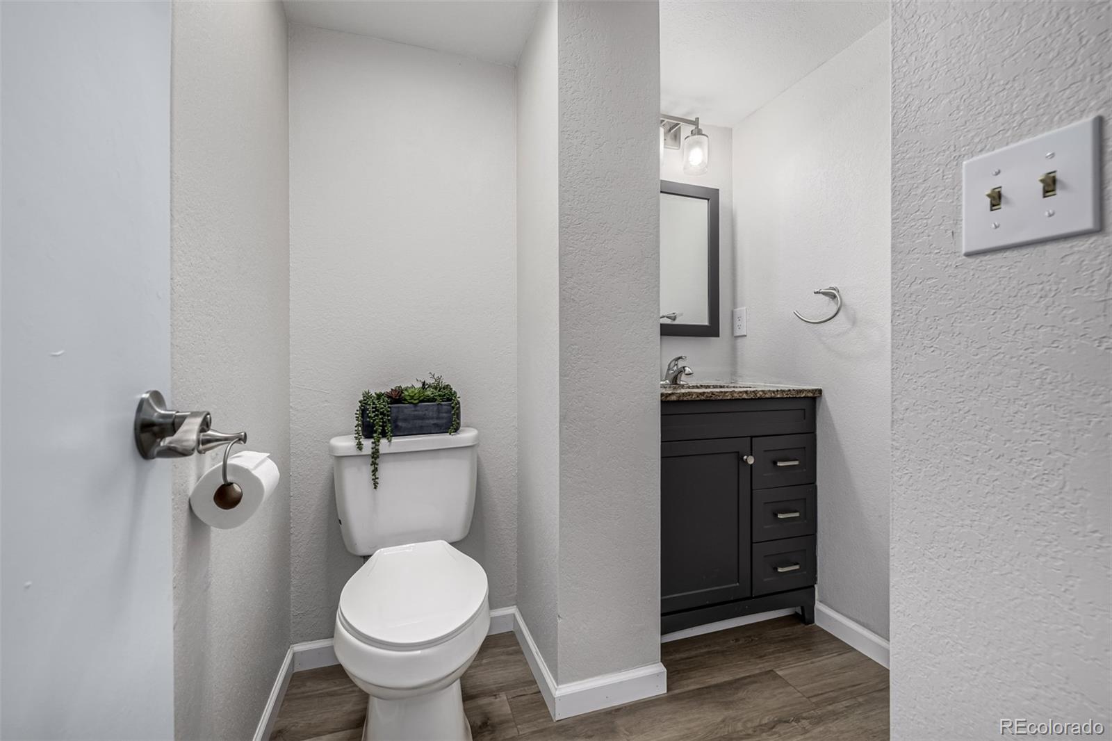 7143 Fenton Circle
