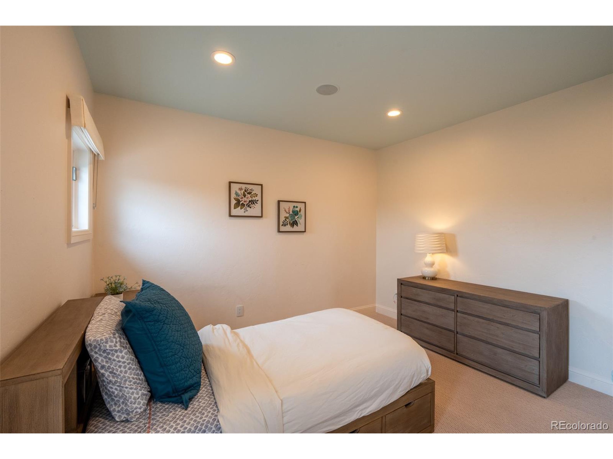 1575 Vine Cliff Hts