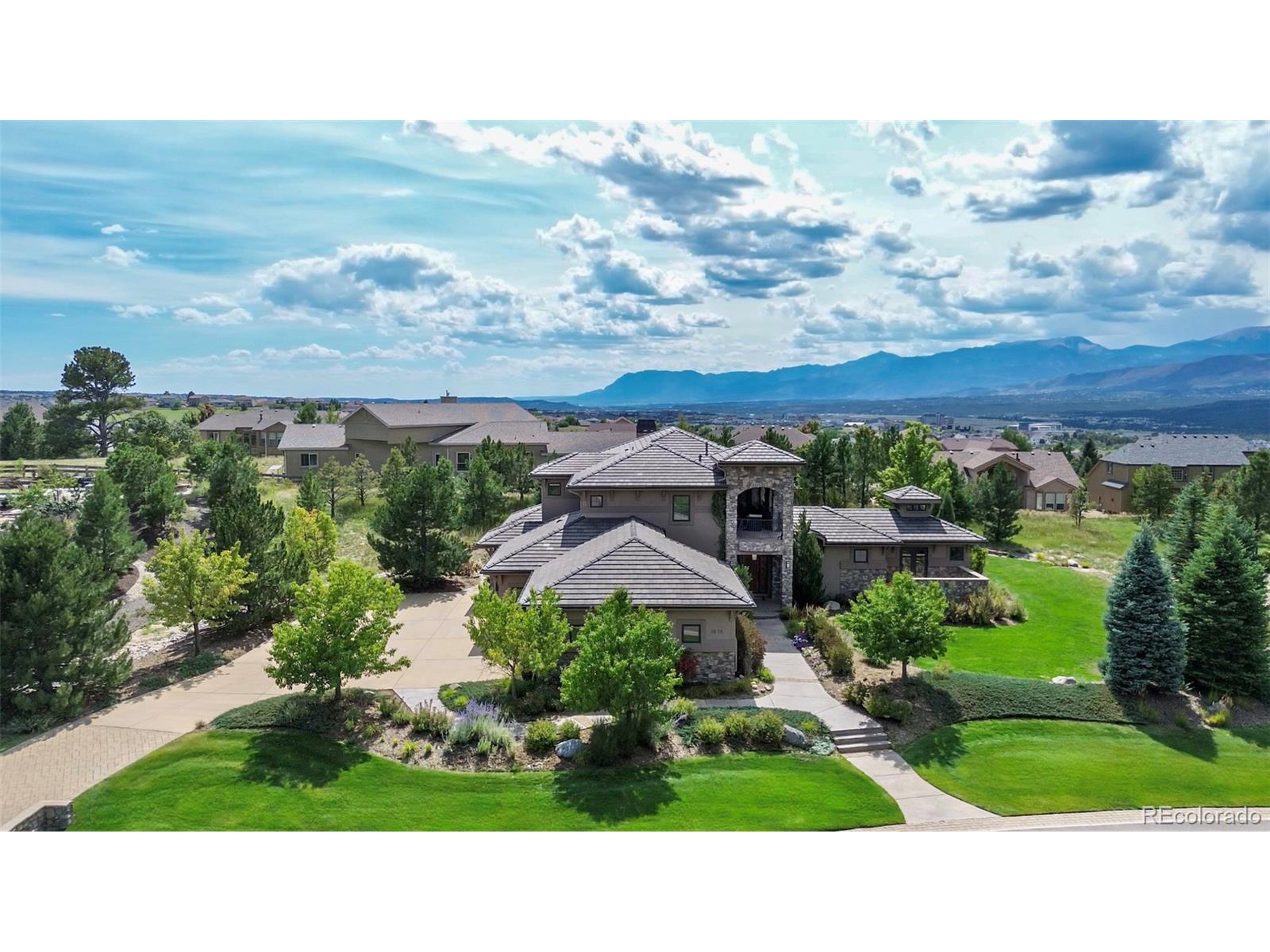 1575 Vine Cliff Hts