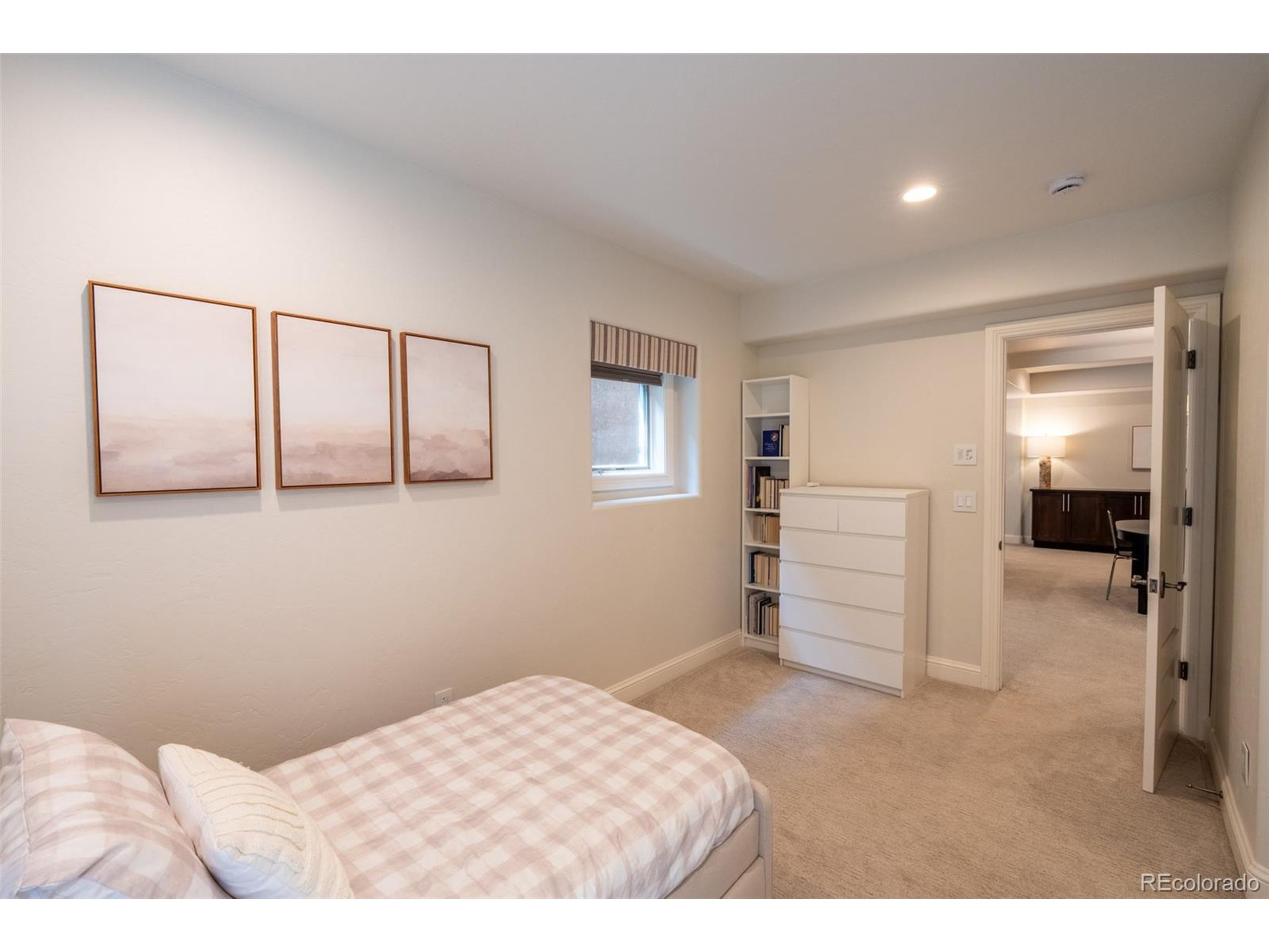 1575 Vine Cliff Hts