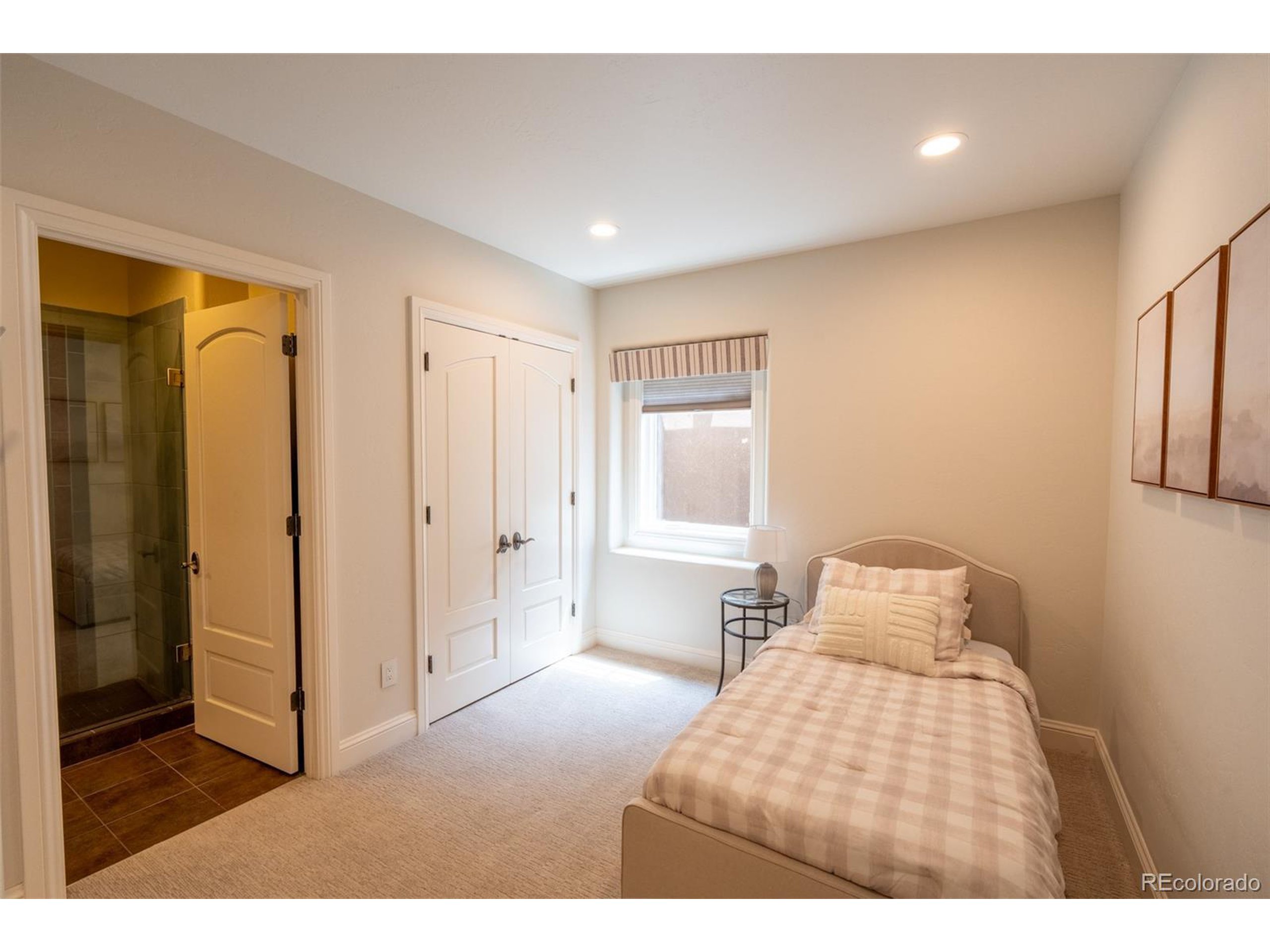 1575 Vine Cliff Hts