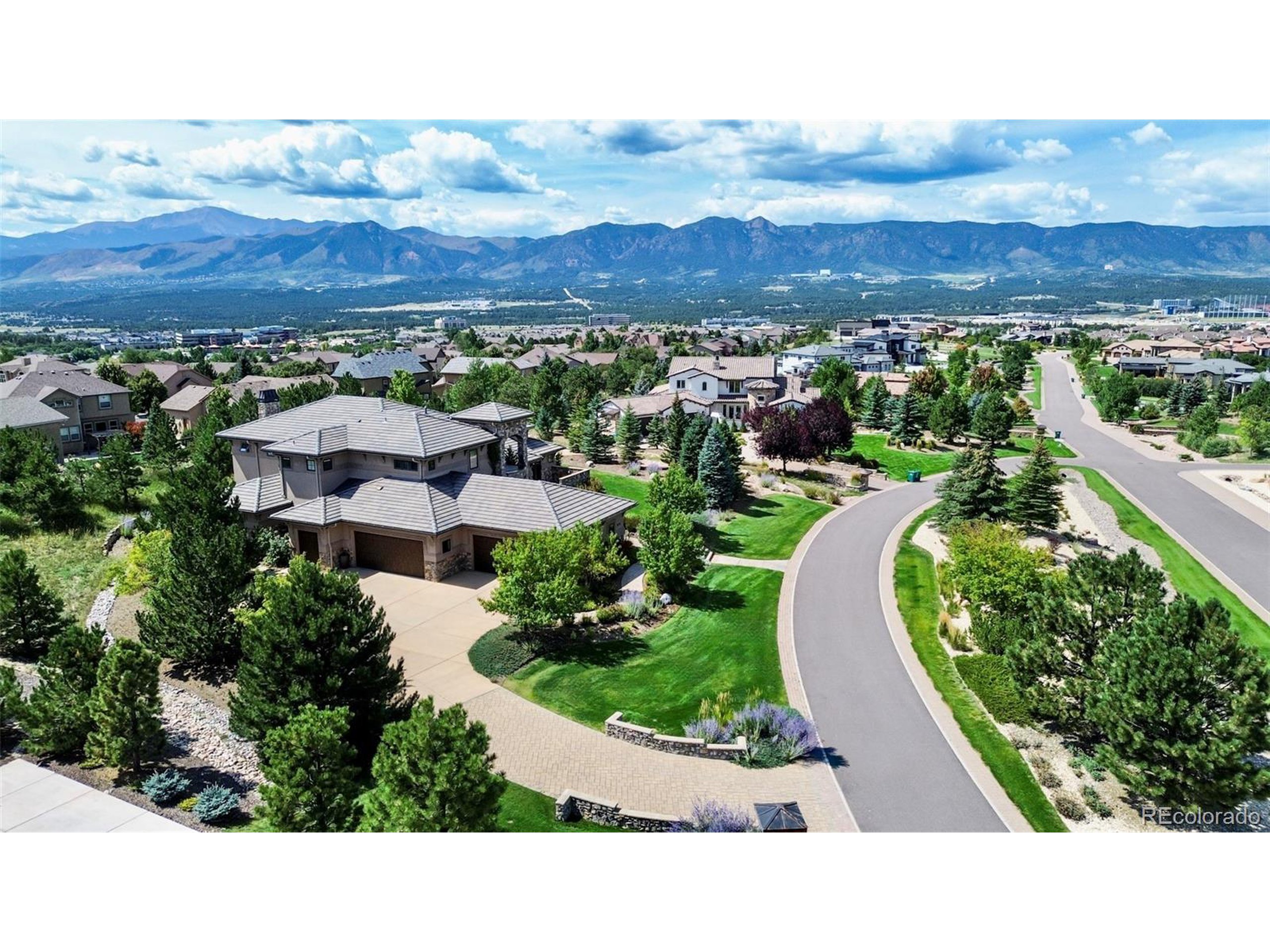 1575 Vine Cliff Hts