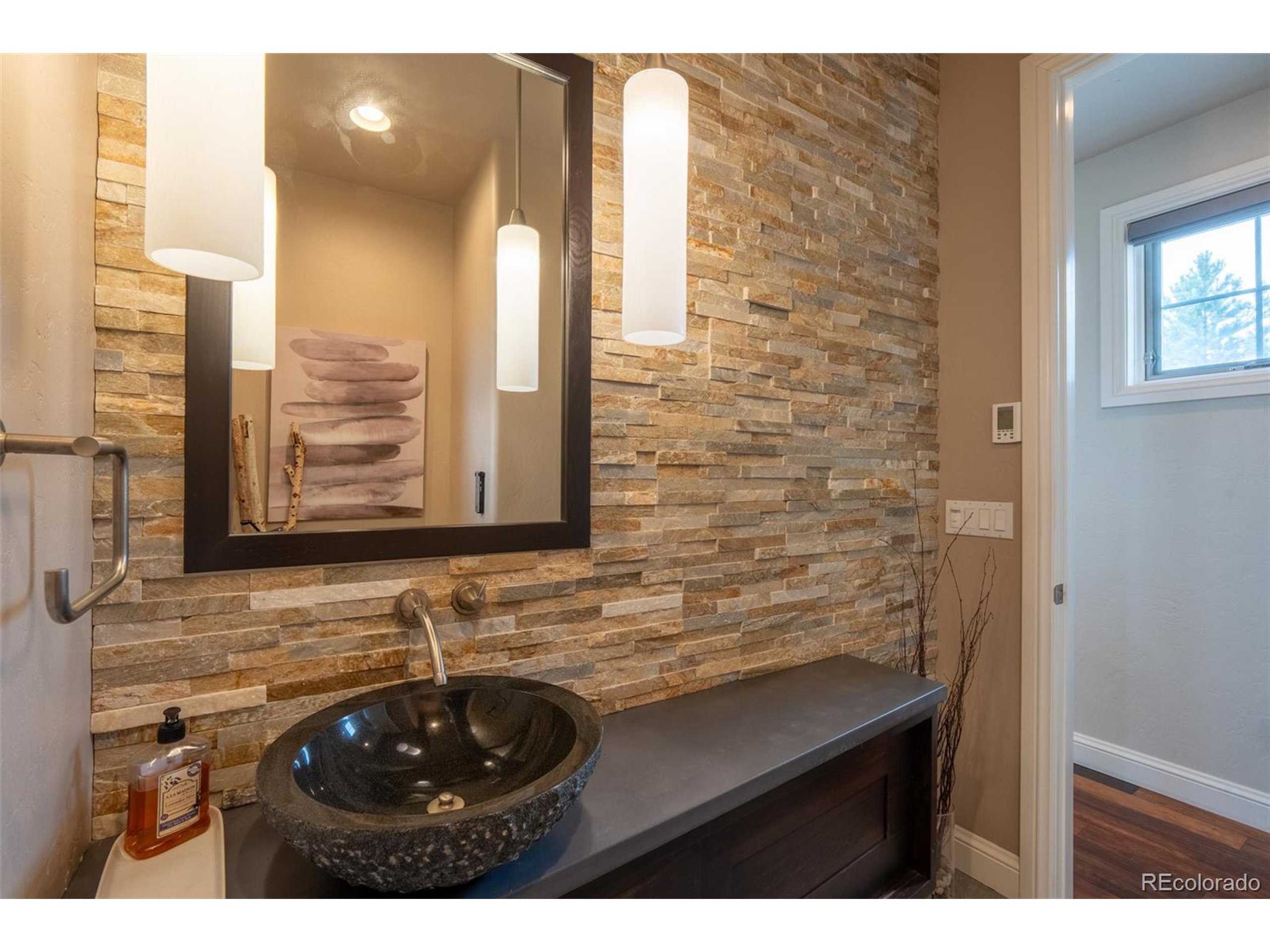1575 Vine Cliff Hts