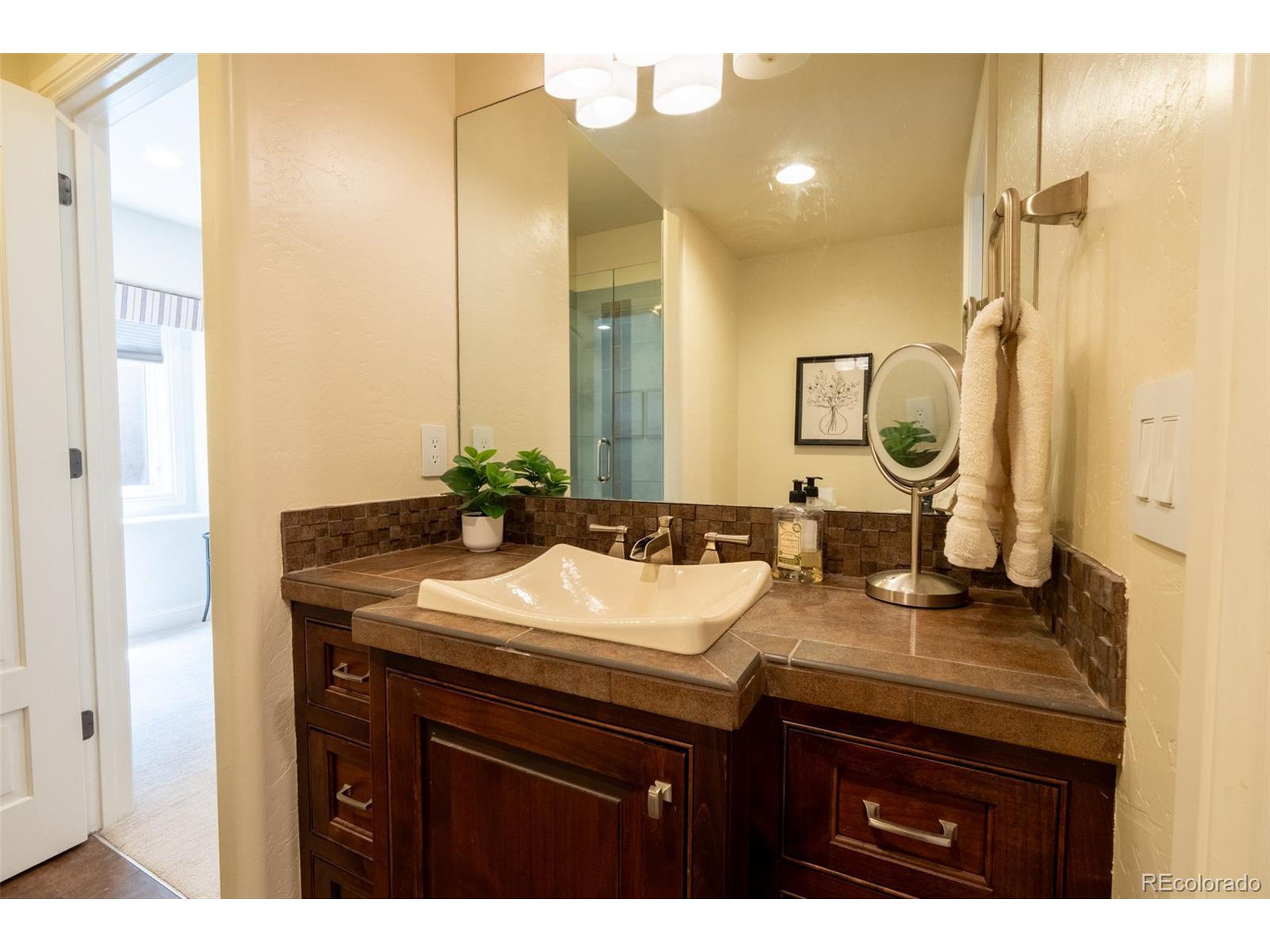 1575 Vine Cliff Hts