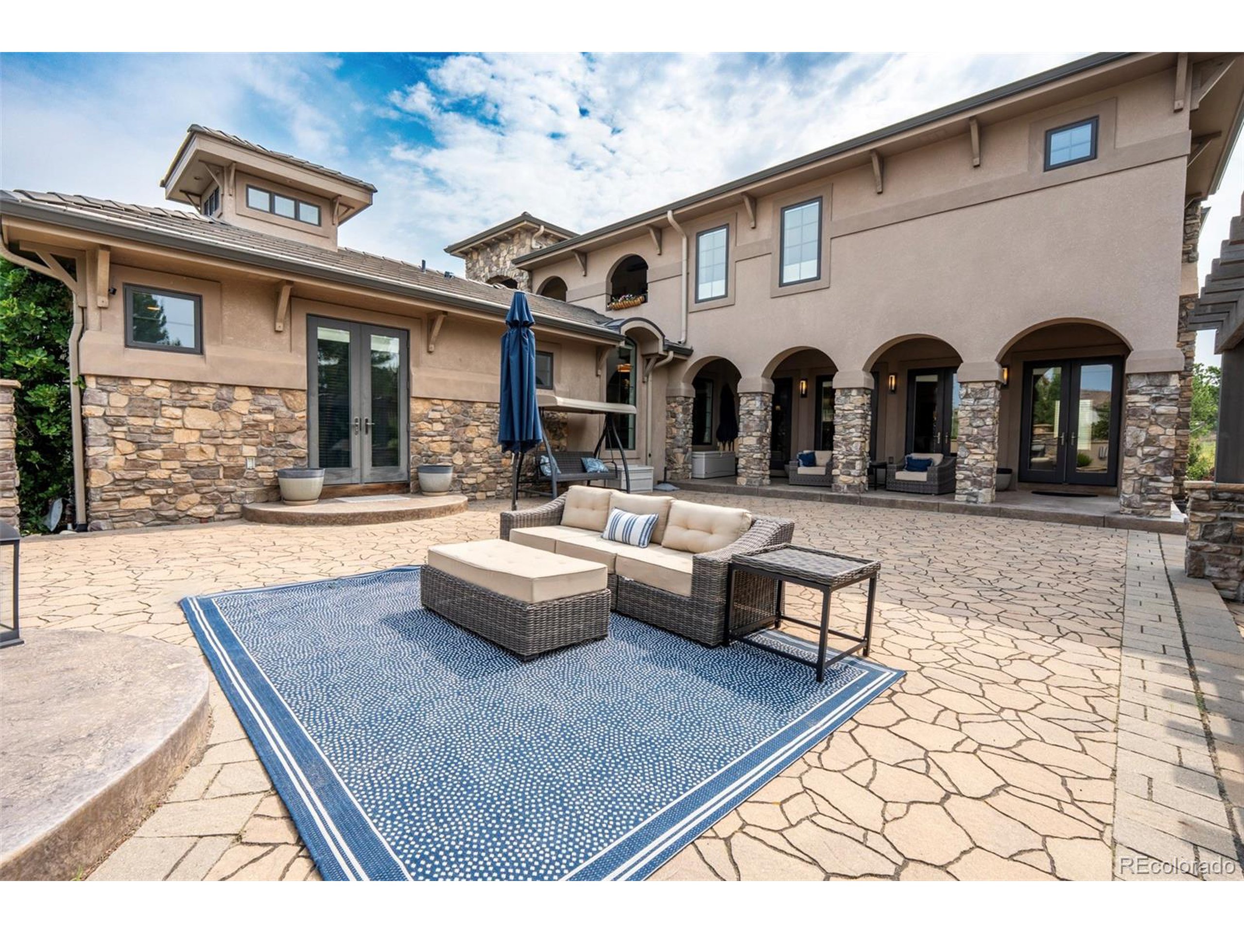 1575 Vine Cliff Hts