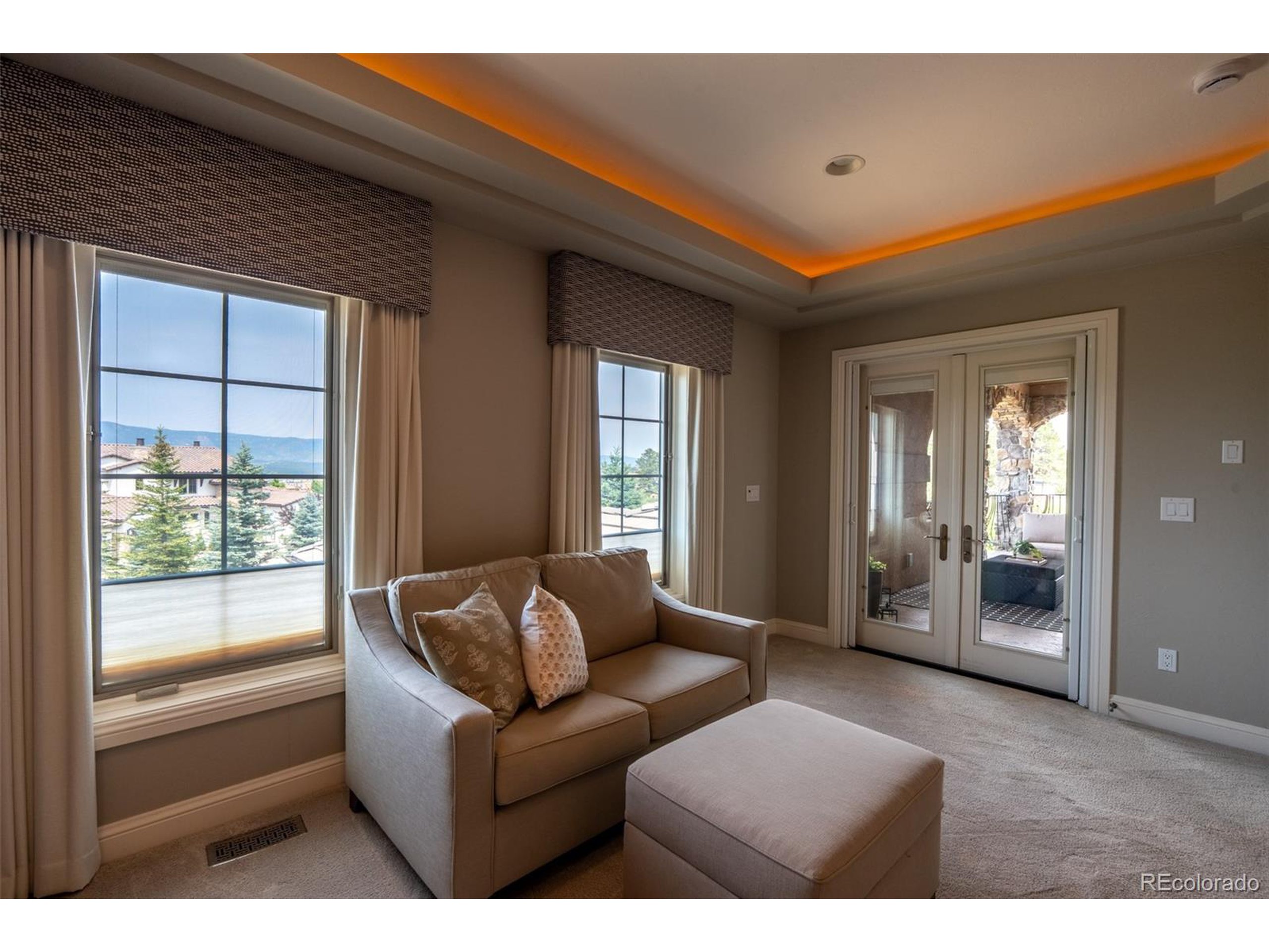 1575 Vine Cliff Hts