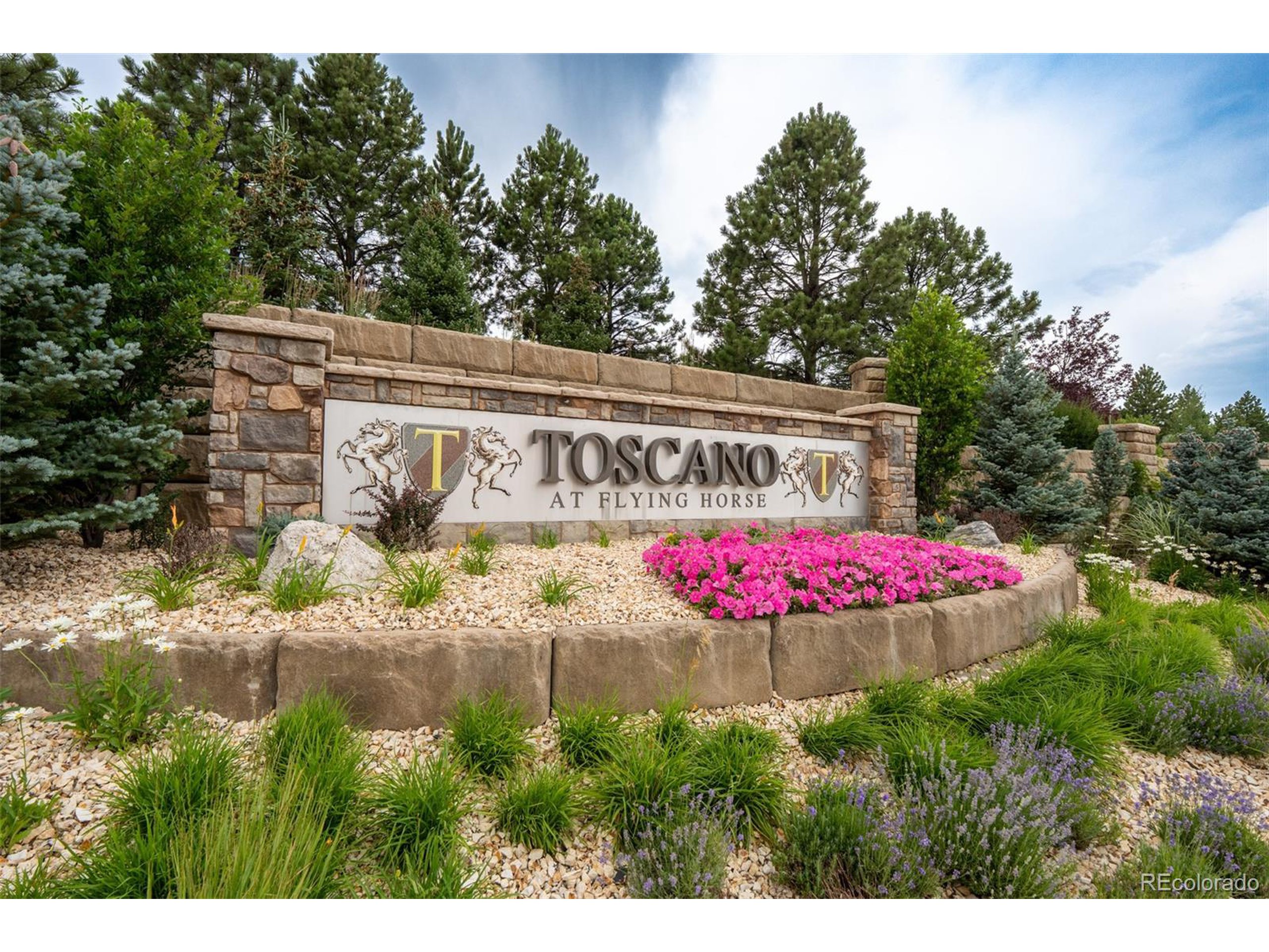 1575 Vine Cliff Hts