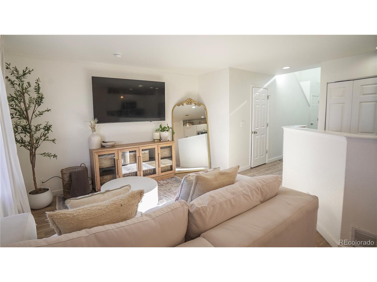 2245 E 103rd Pl