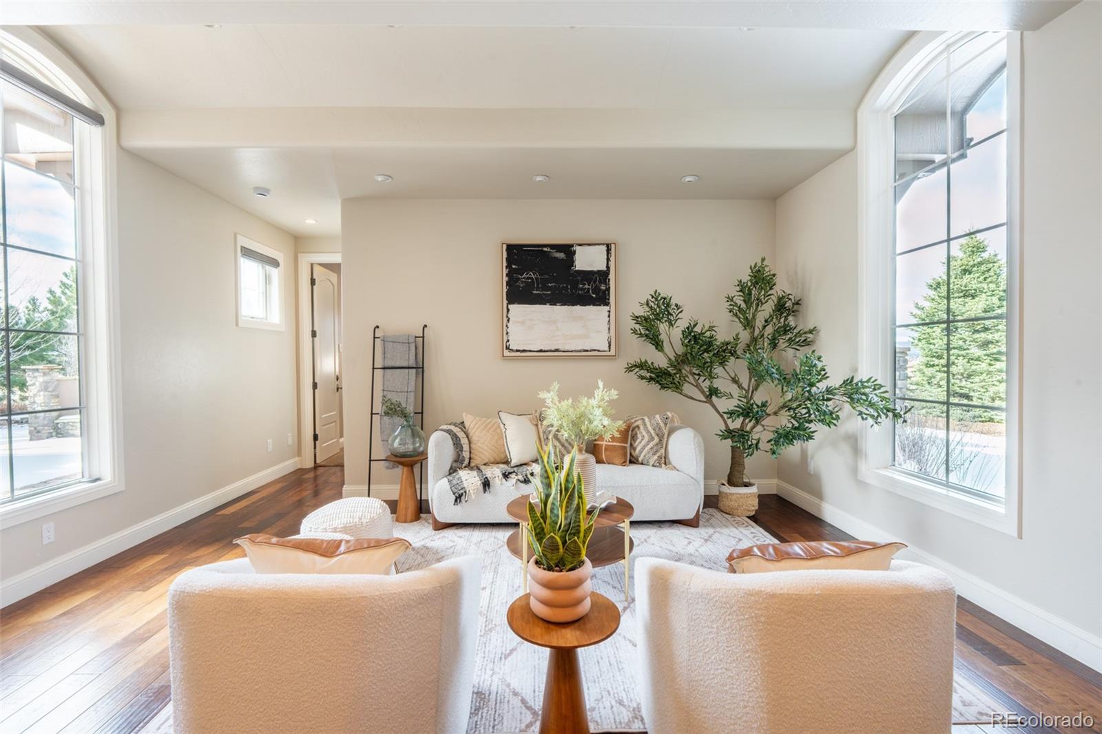 1575 Vine Cliff Heights