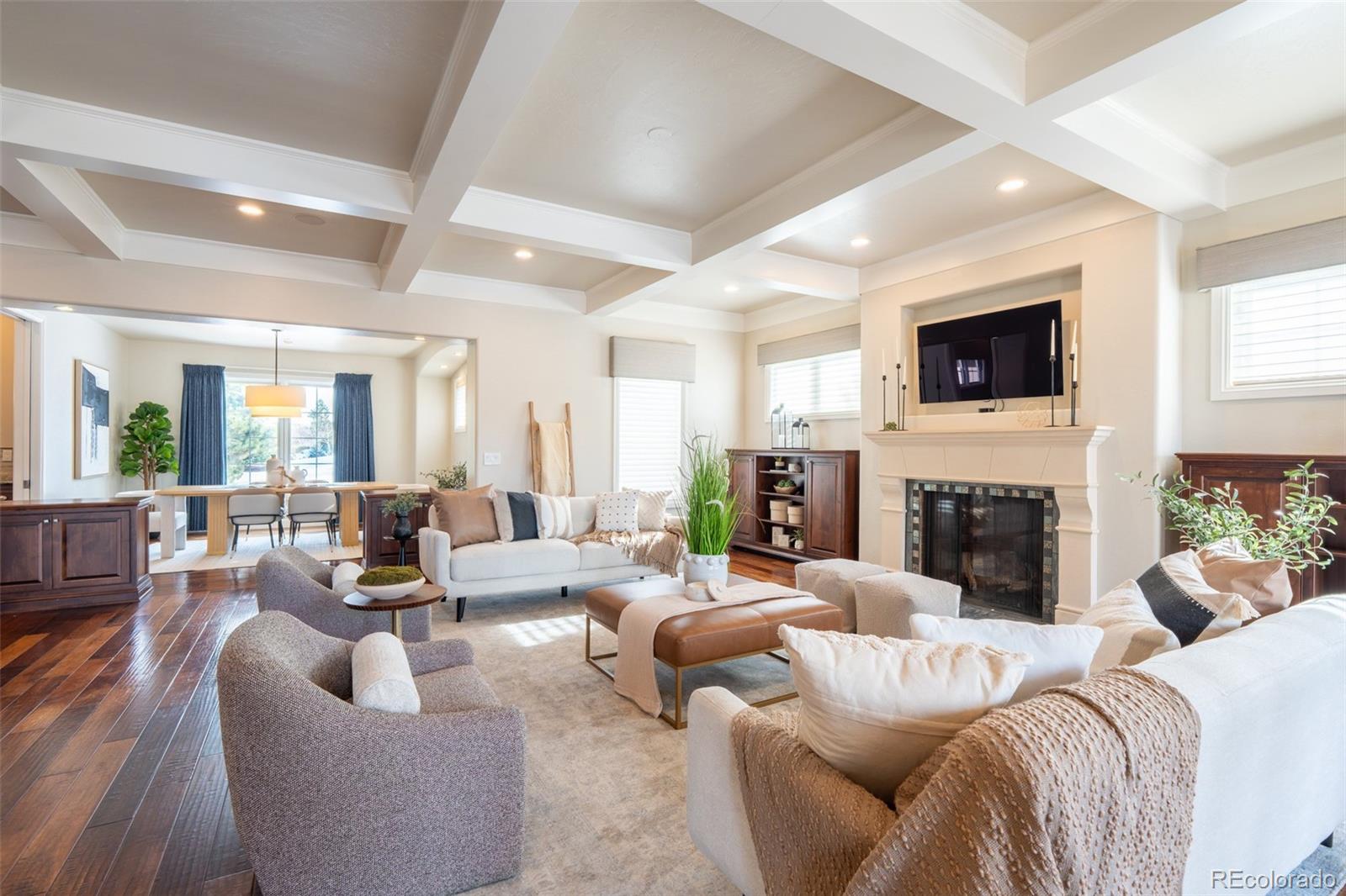 1575 Vine Cliff Heights