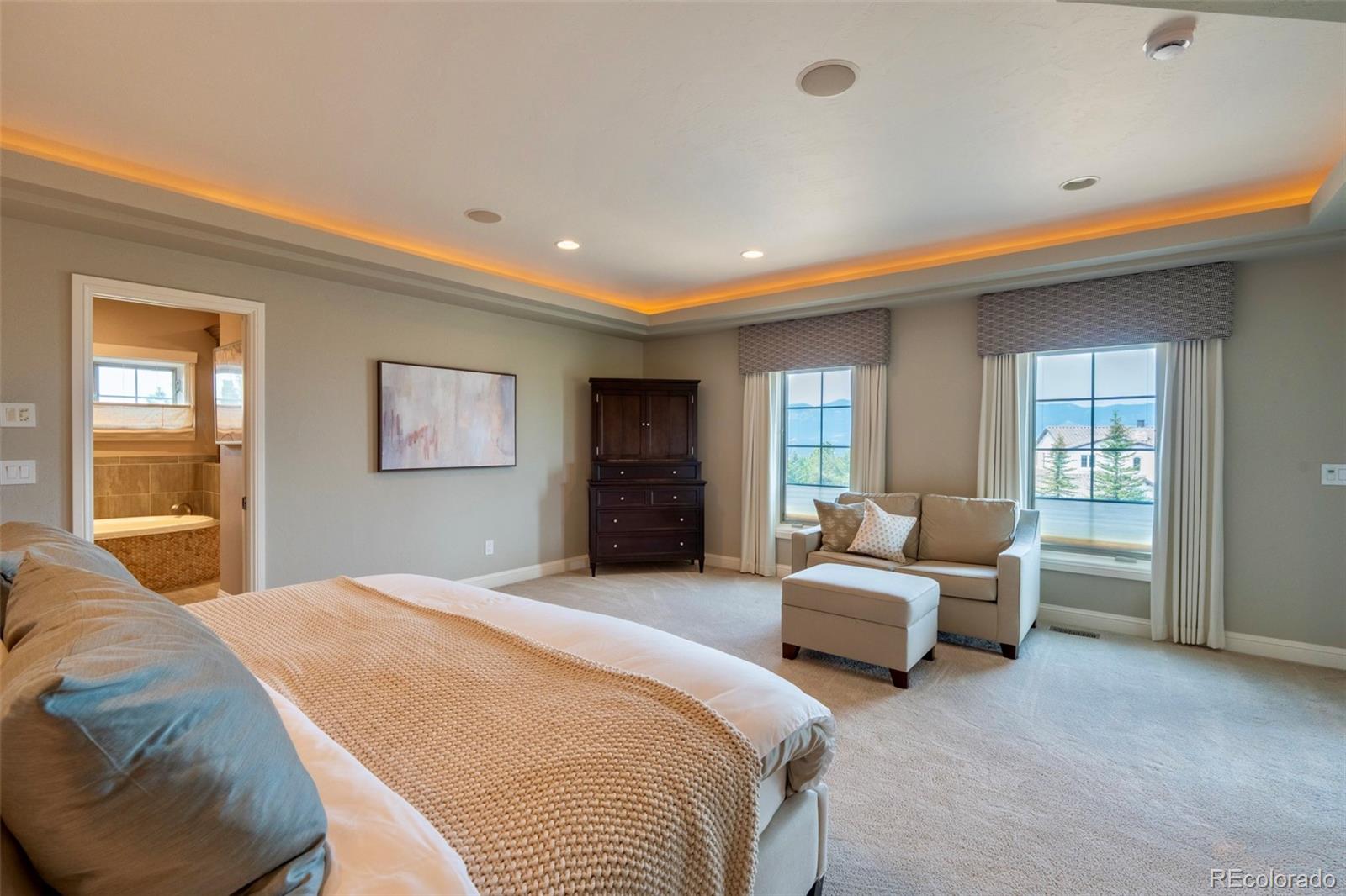 1575 Vine Cliff Heights