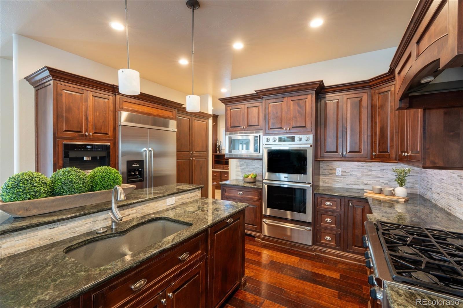 1575 Vine Cliff Heights