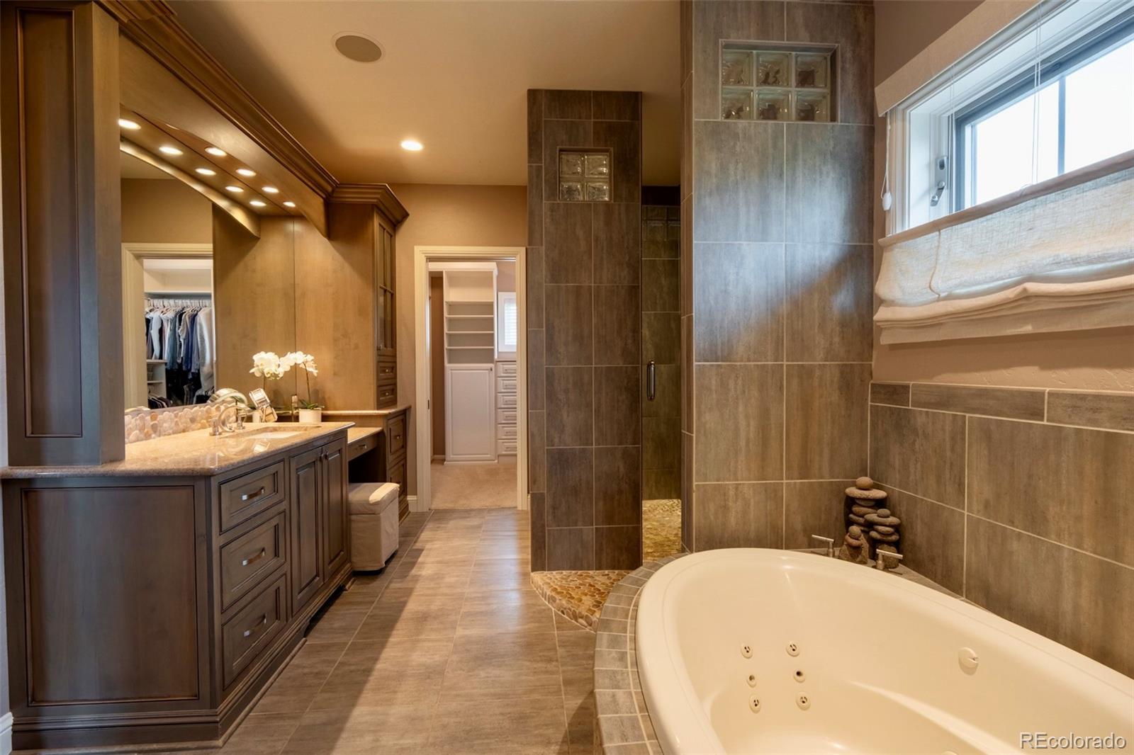 1575 Vine Cliff Heights