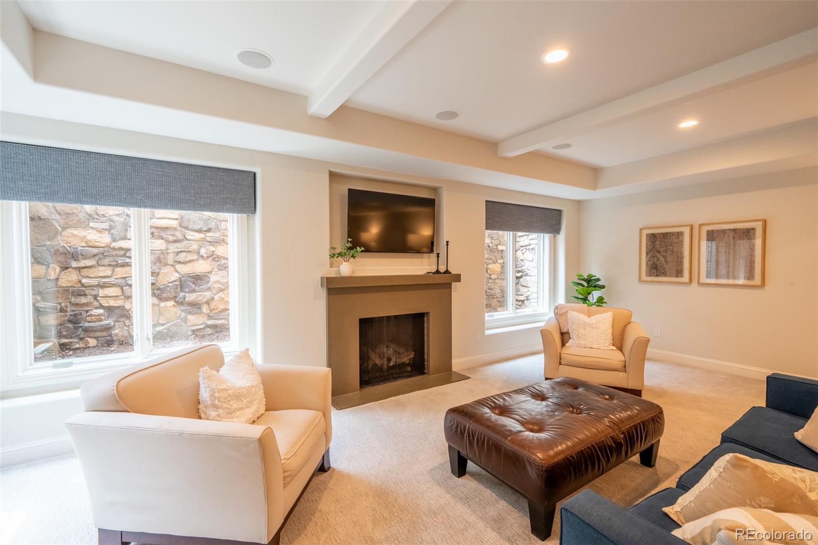 1575 Vine Cliff Heights