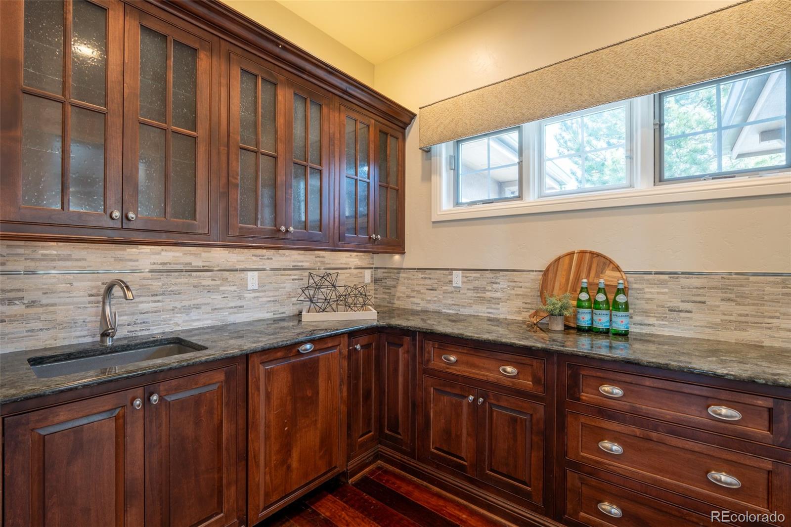 1575 Vine Cliff Heights