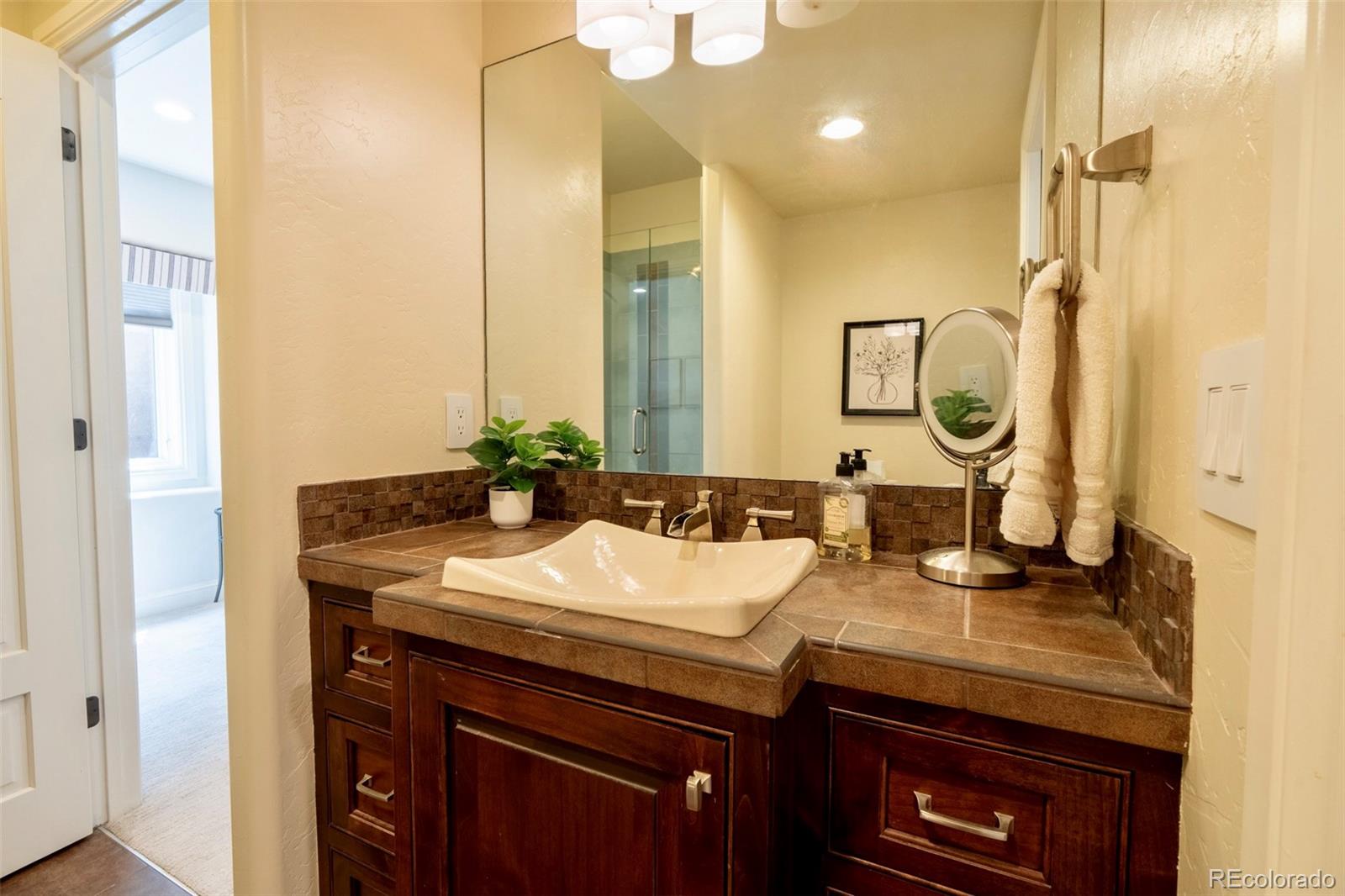 1575 Vine Cliff Heights