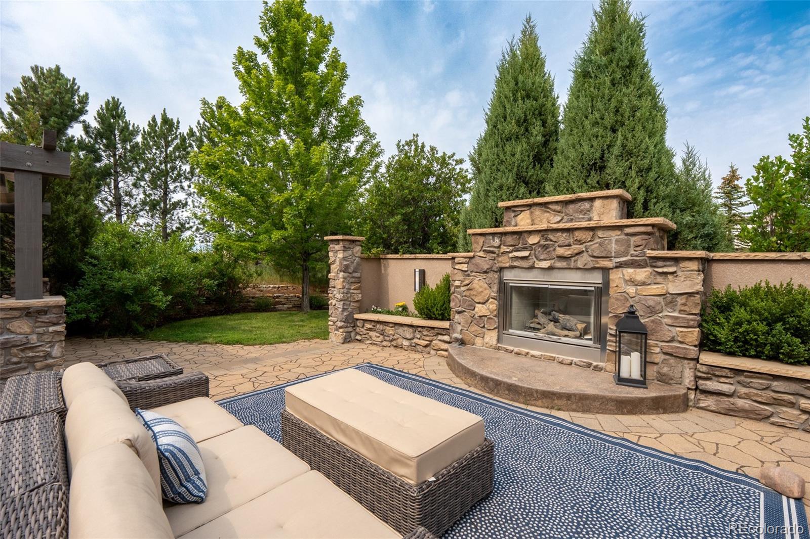 1575 Vine Cliff Heights