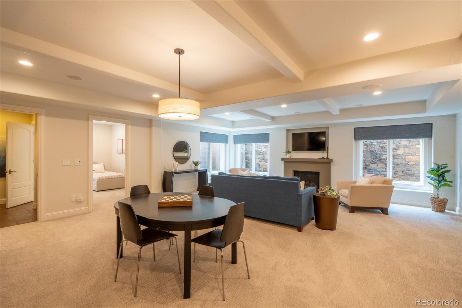 1575 Vine Cliff Heights