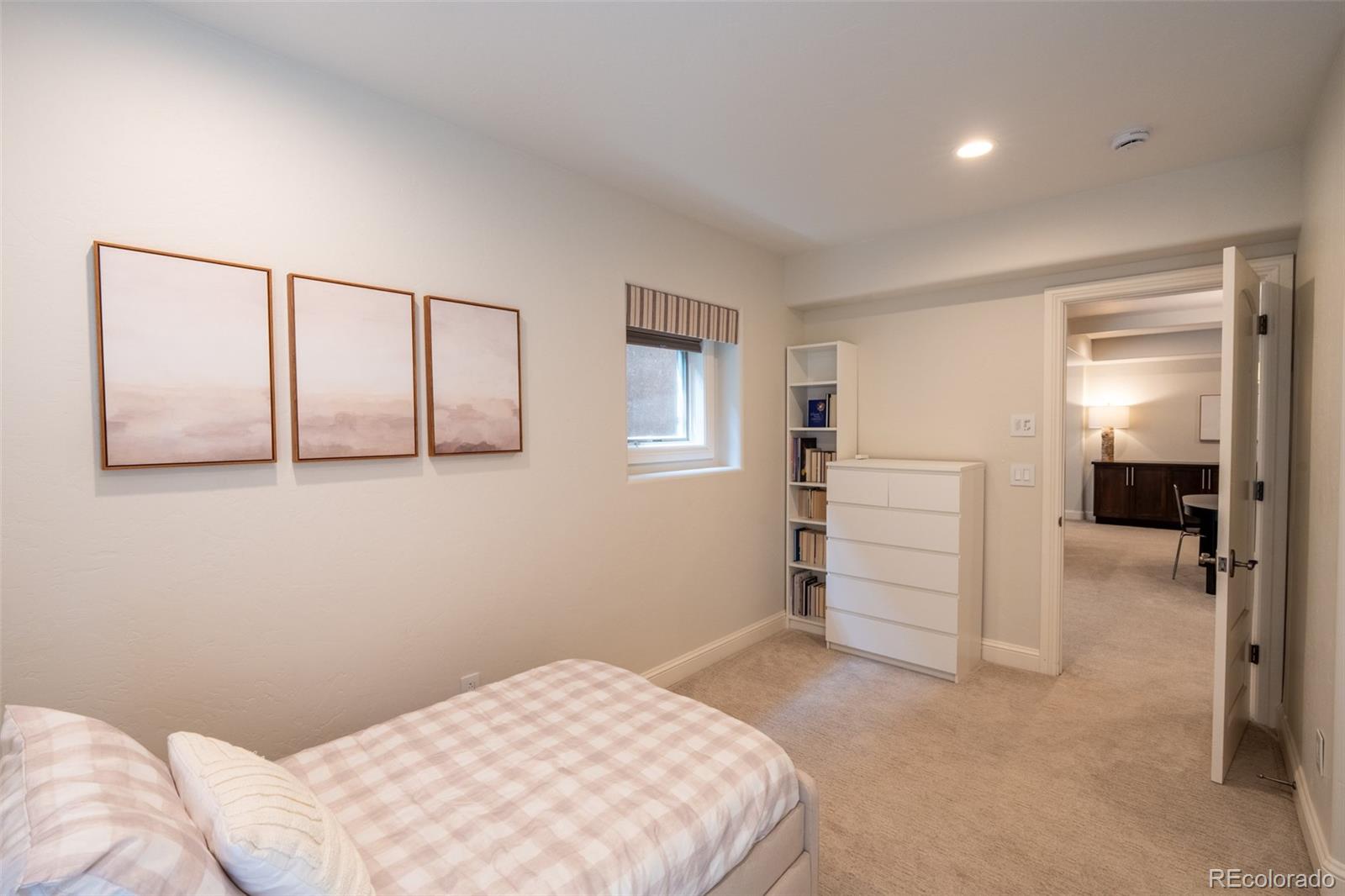 1575 Vine Cliff Heights