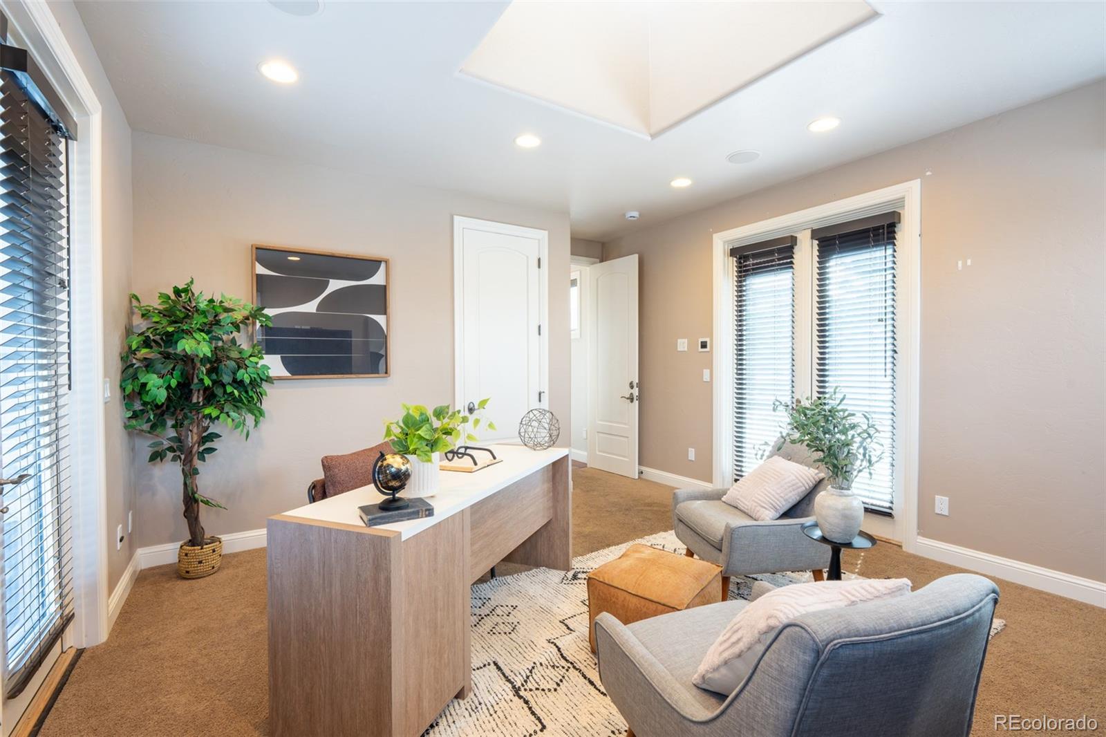 1575 Vine Cliff Heights