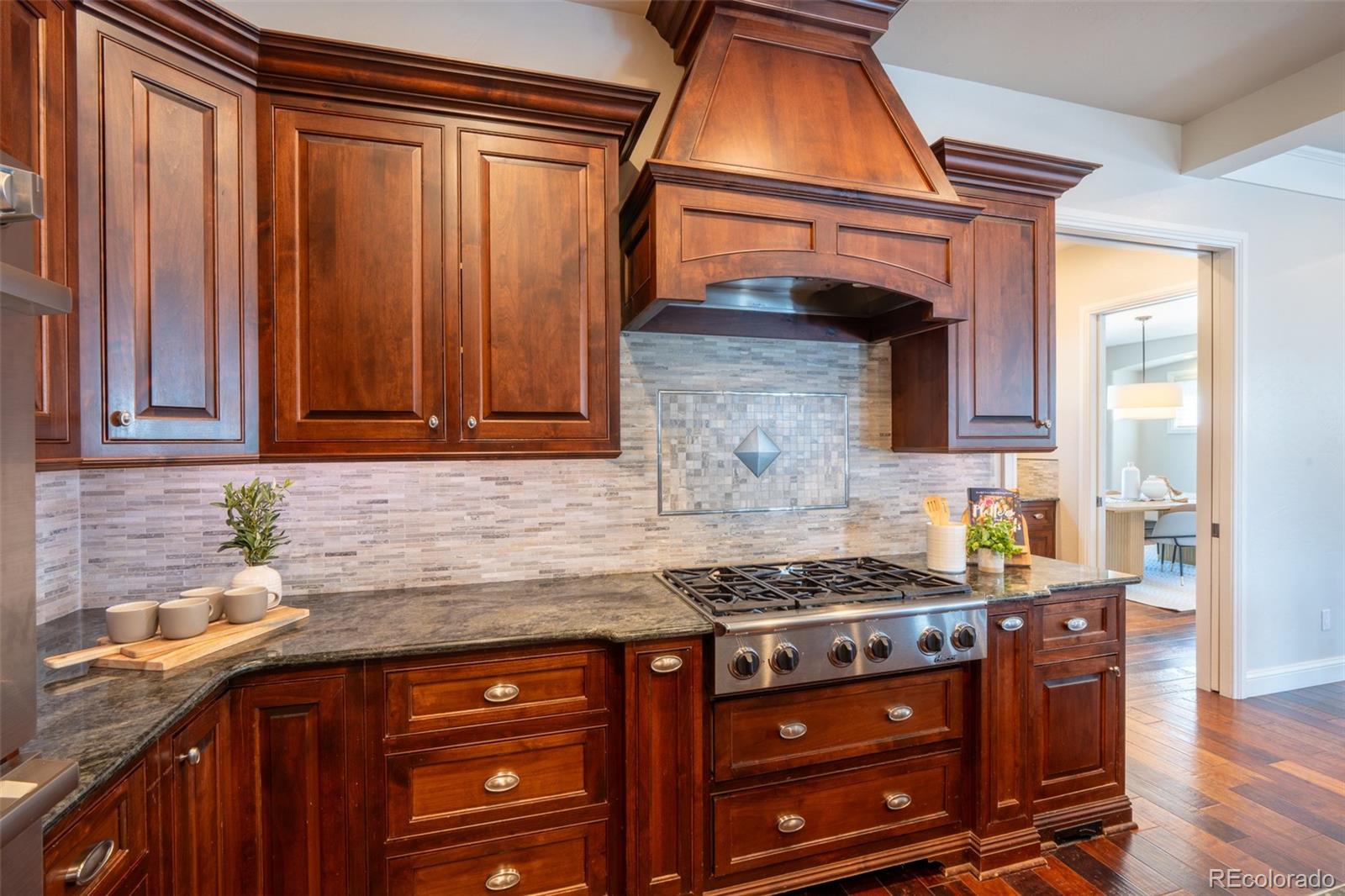 1575 Vine Cliff Heights