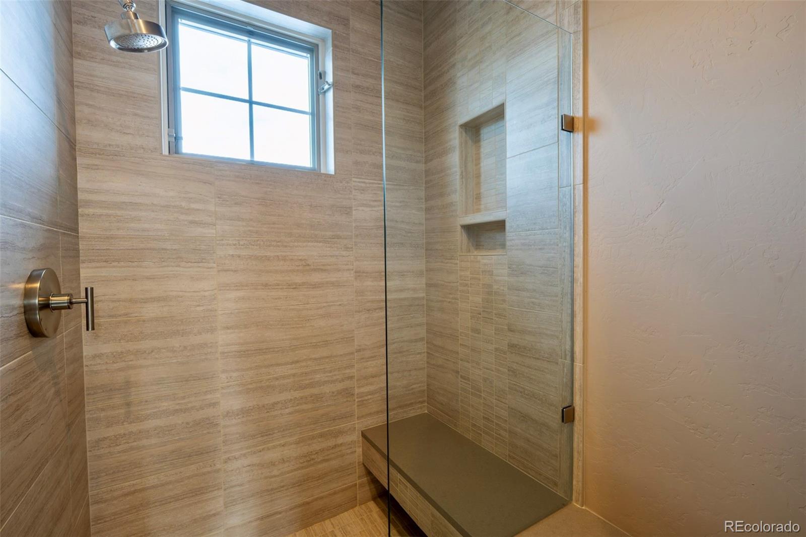 1575 Vine Cliff Heights