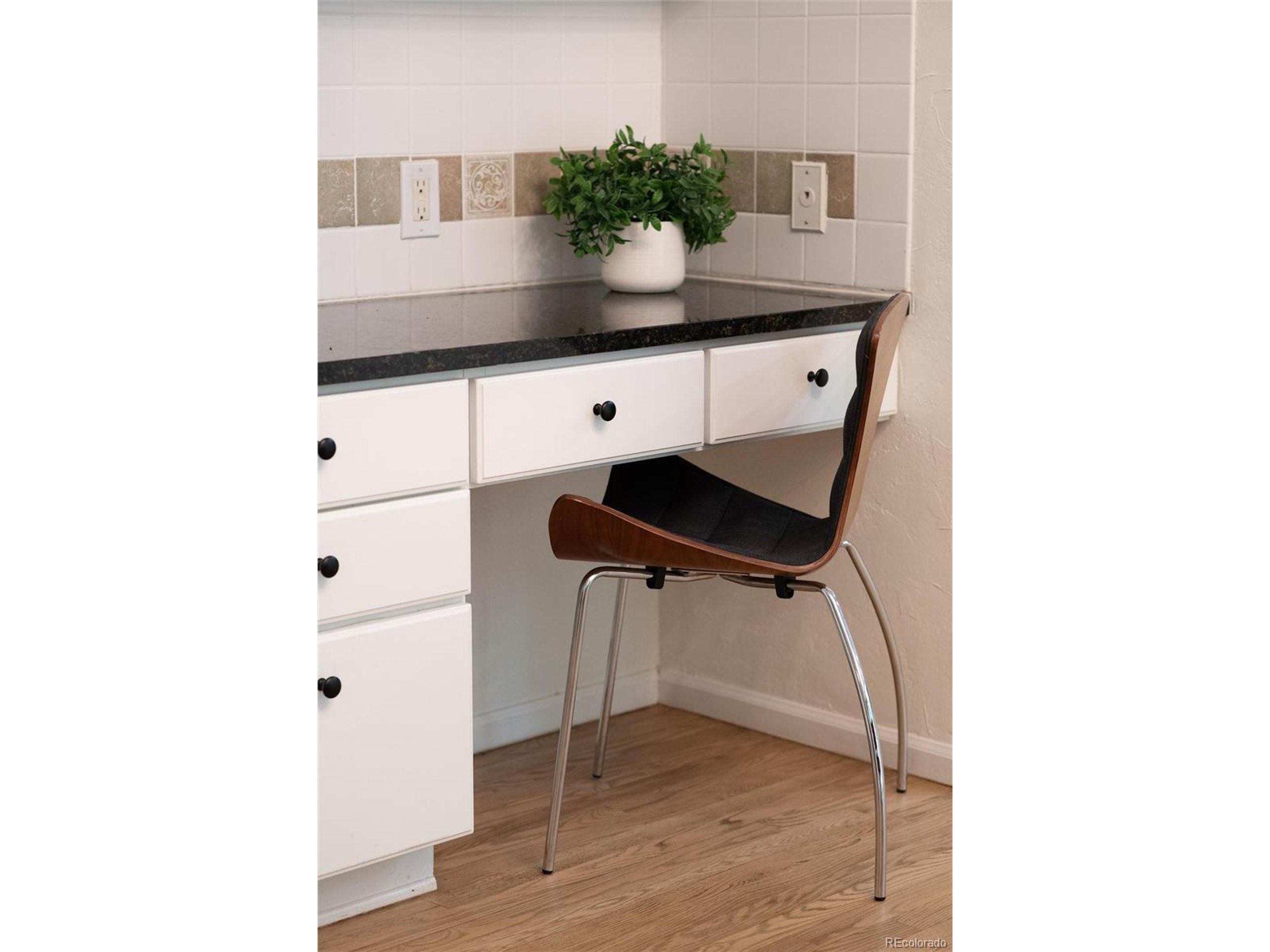 7420 S Houstoun Waring Cir