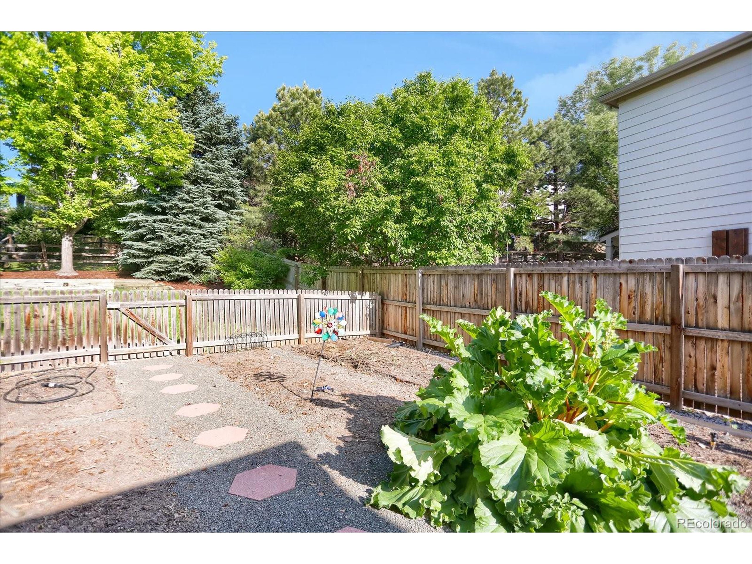 7420 S Houstoun Waring Cir