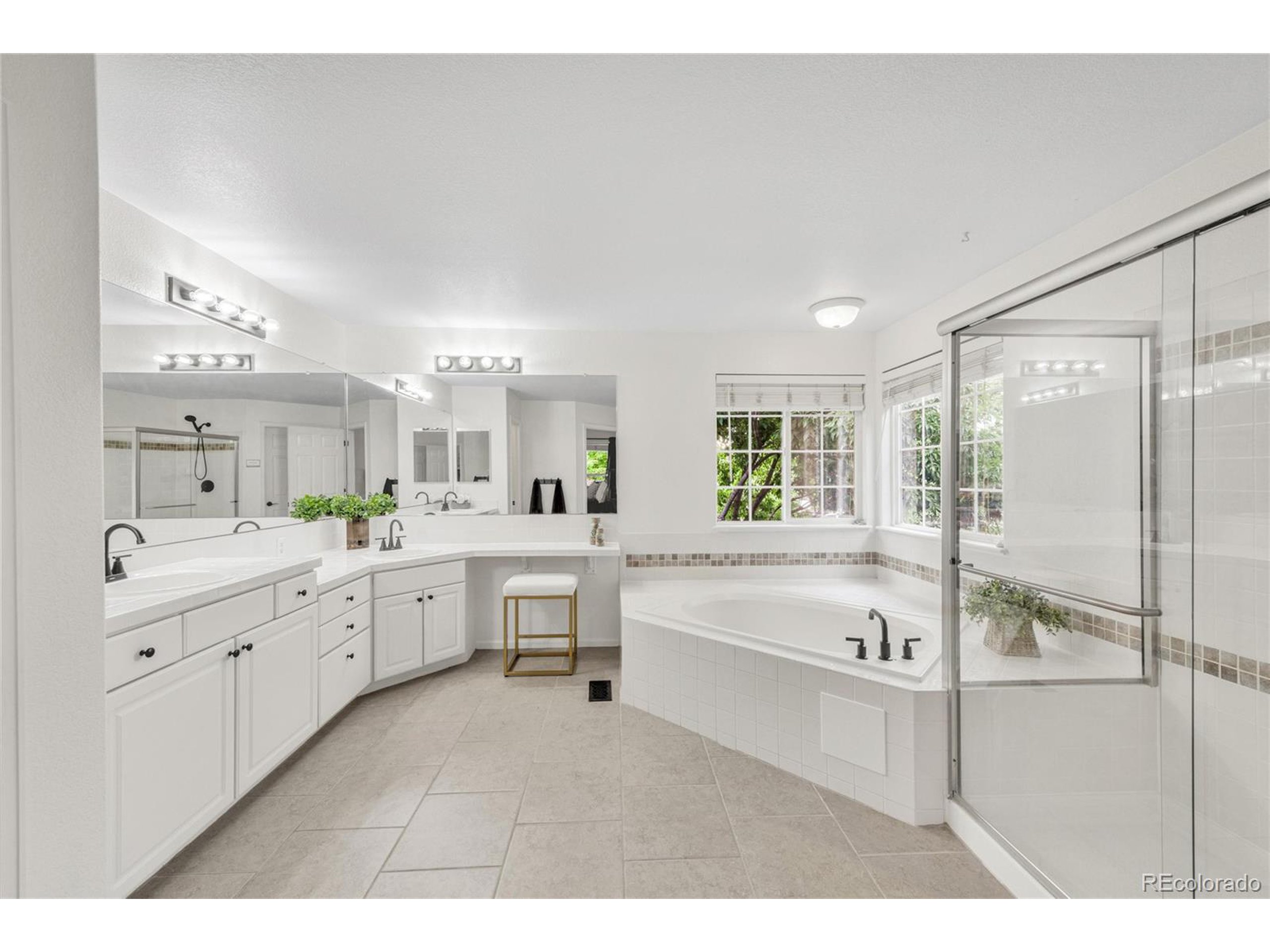 7420 S Houstoun Waring Cir