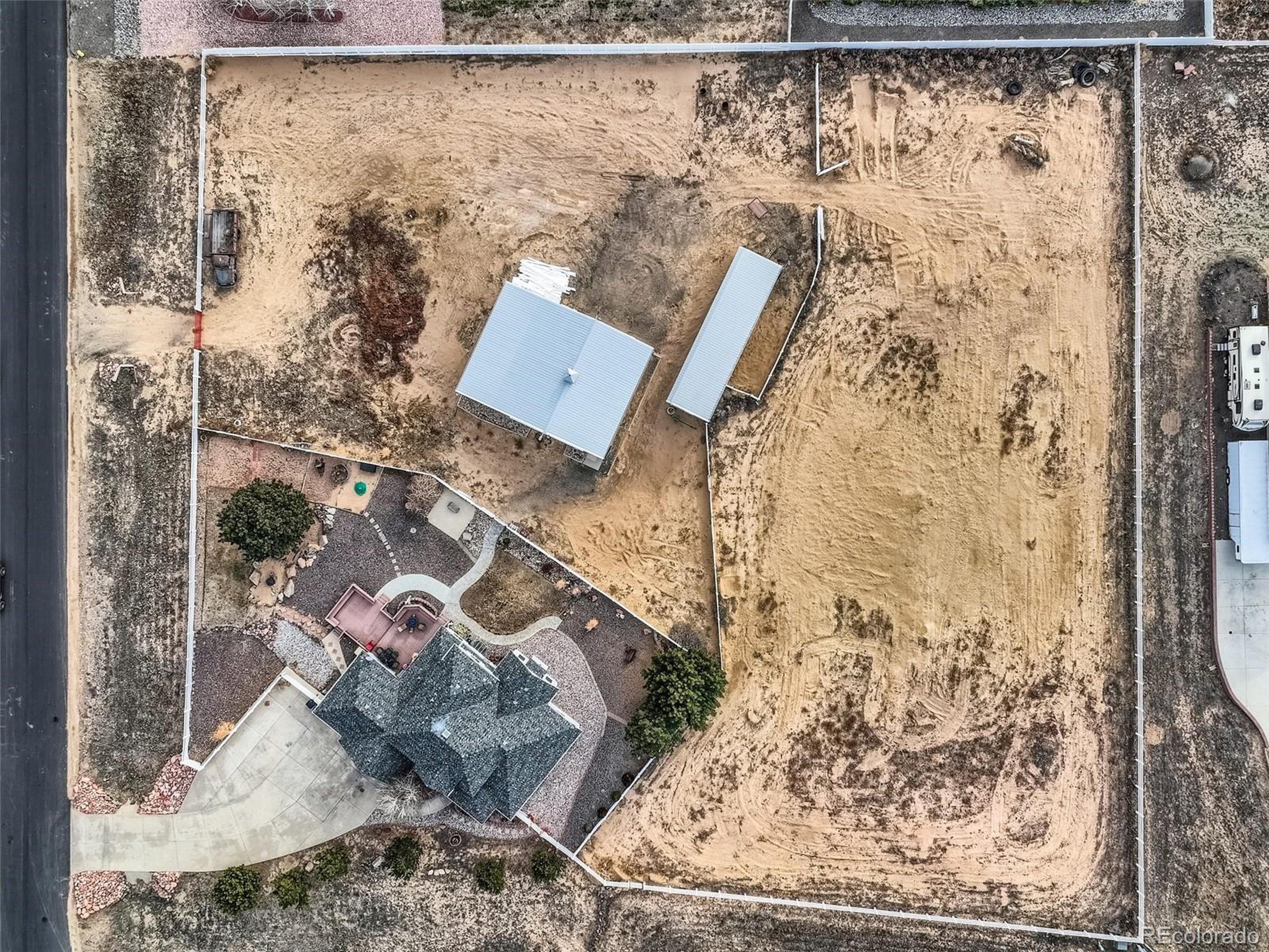 16467 Indian Hill St