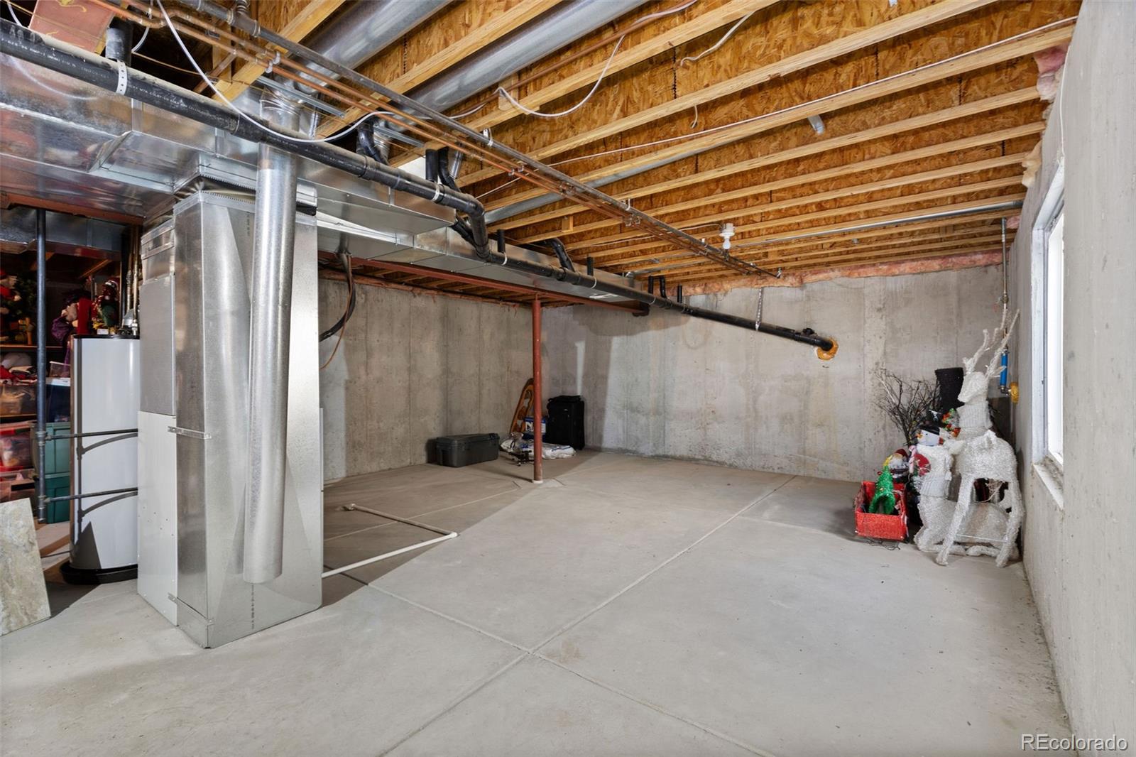 16467 Indian Hill Street