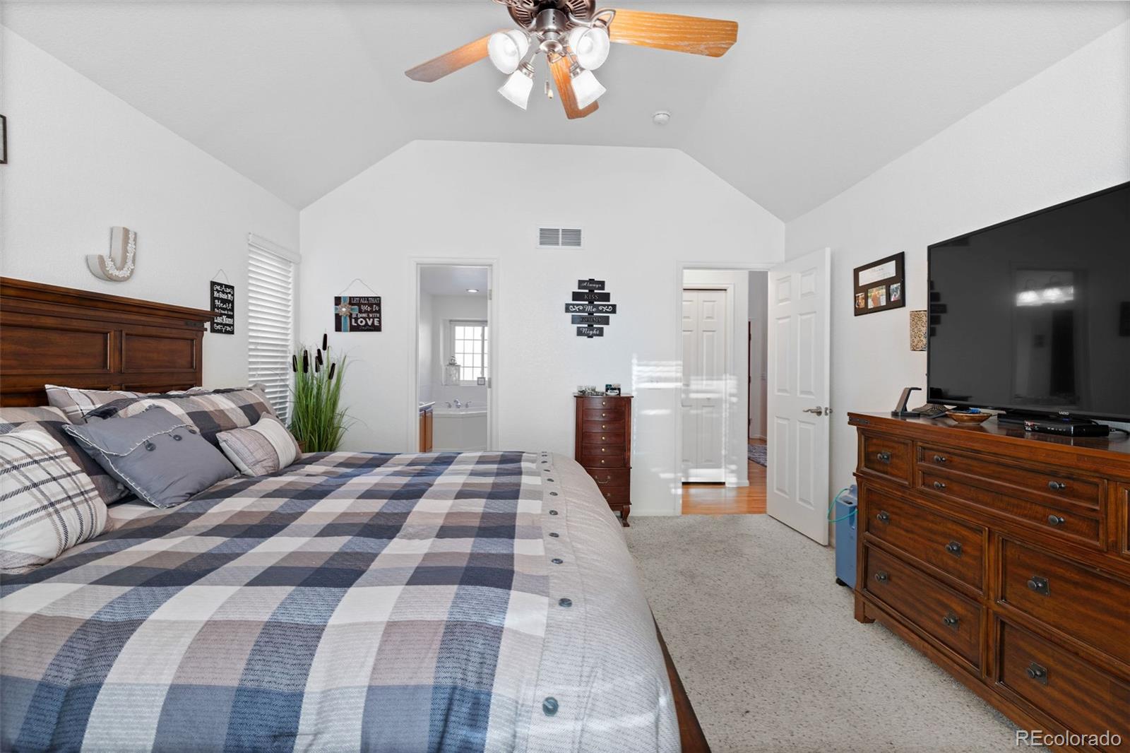 16467 Indian Hill Street