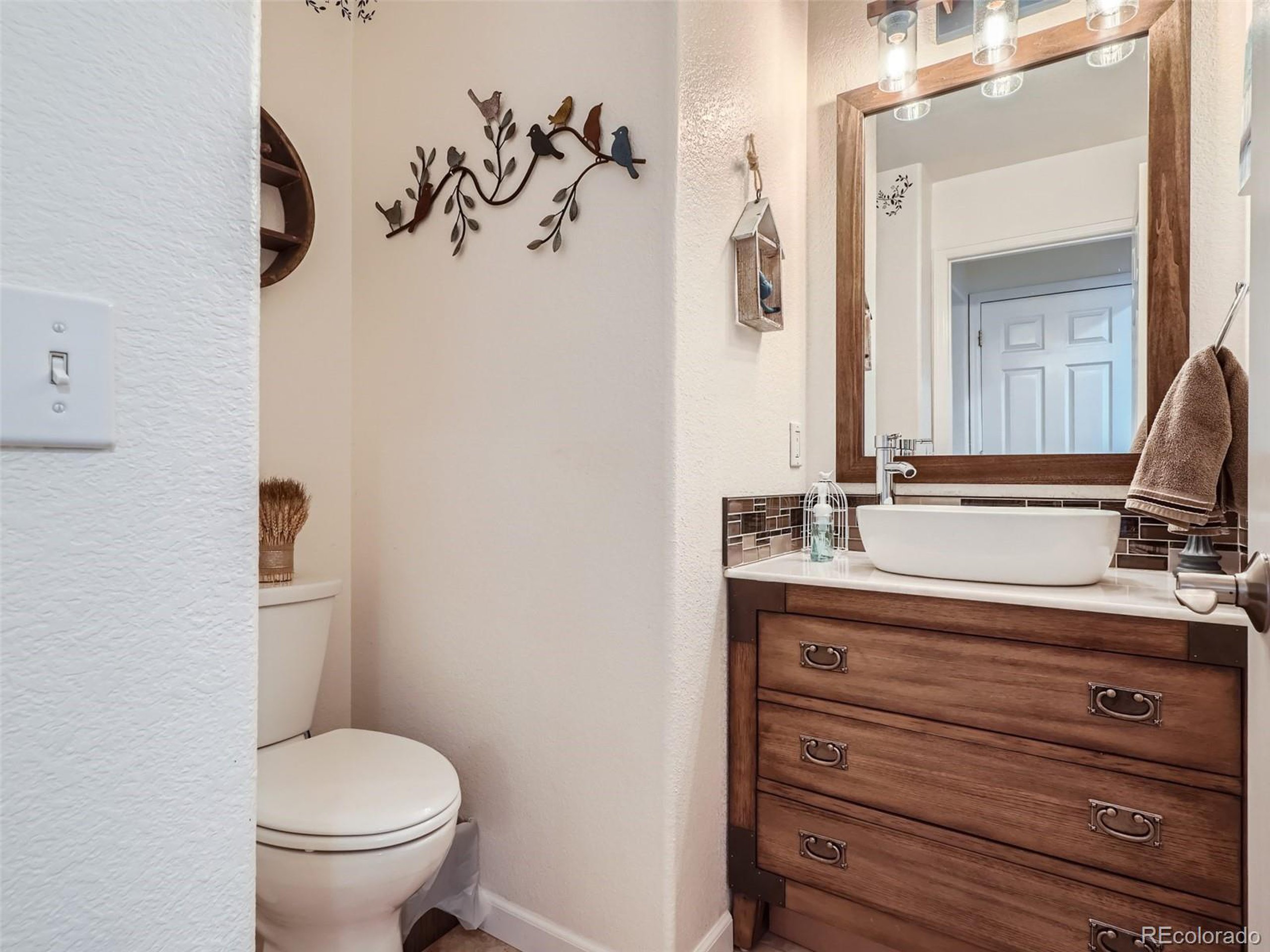 16467 Indian Hill St