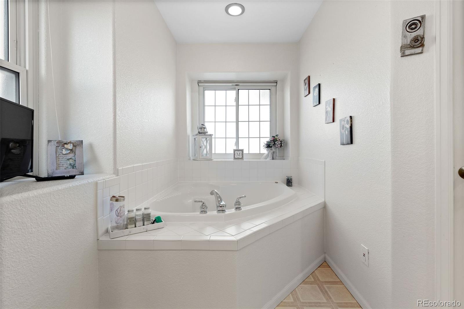 16467 Indian Hill Street