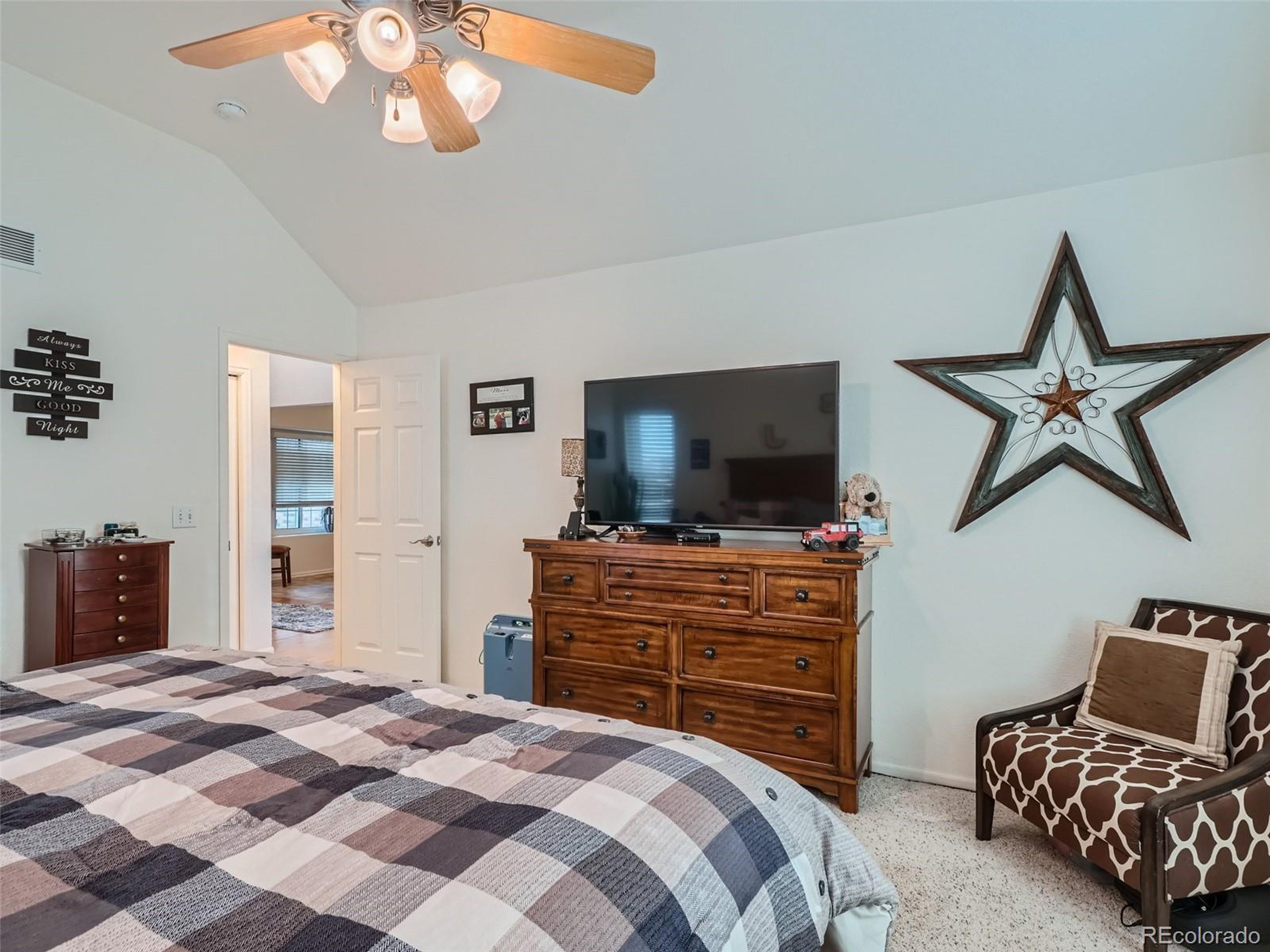 16467 Indian Hill St