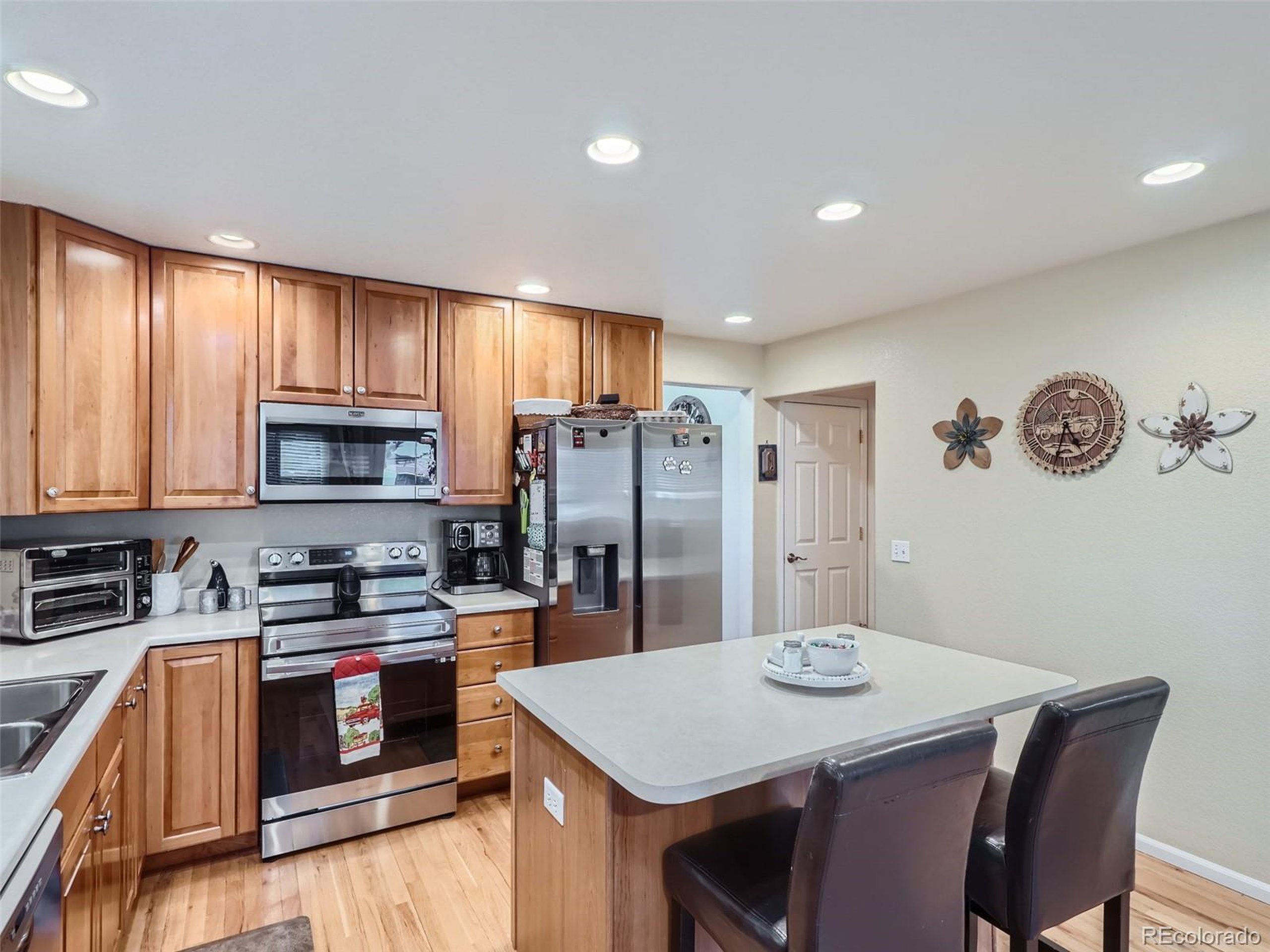 16467 Indian Hill St