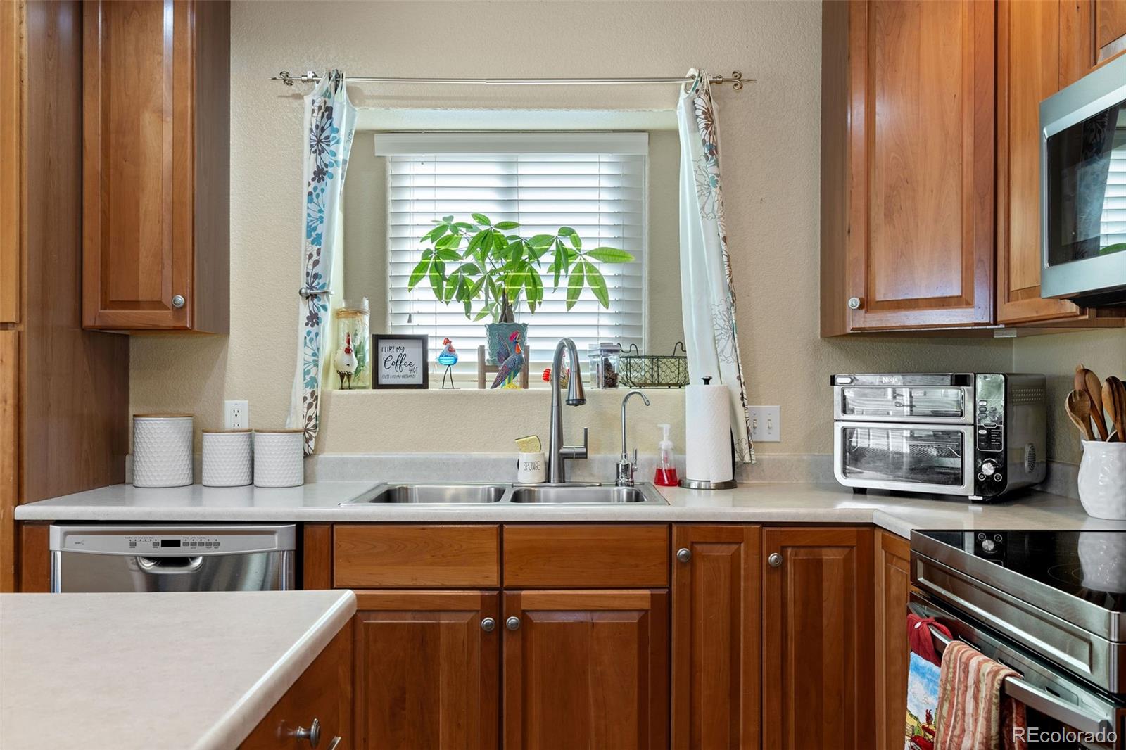 16467 Indian Hill Street