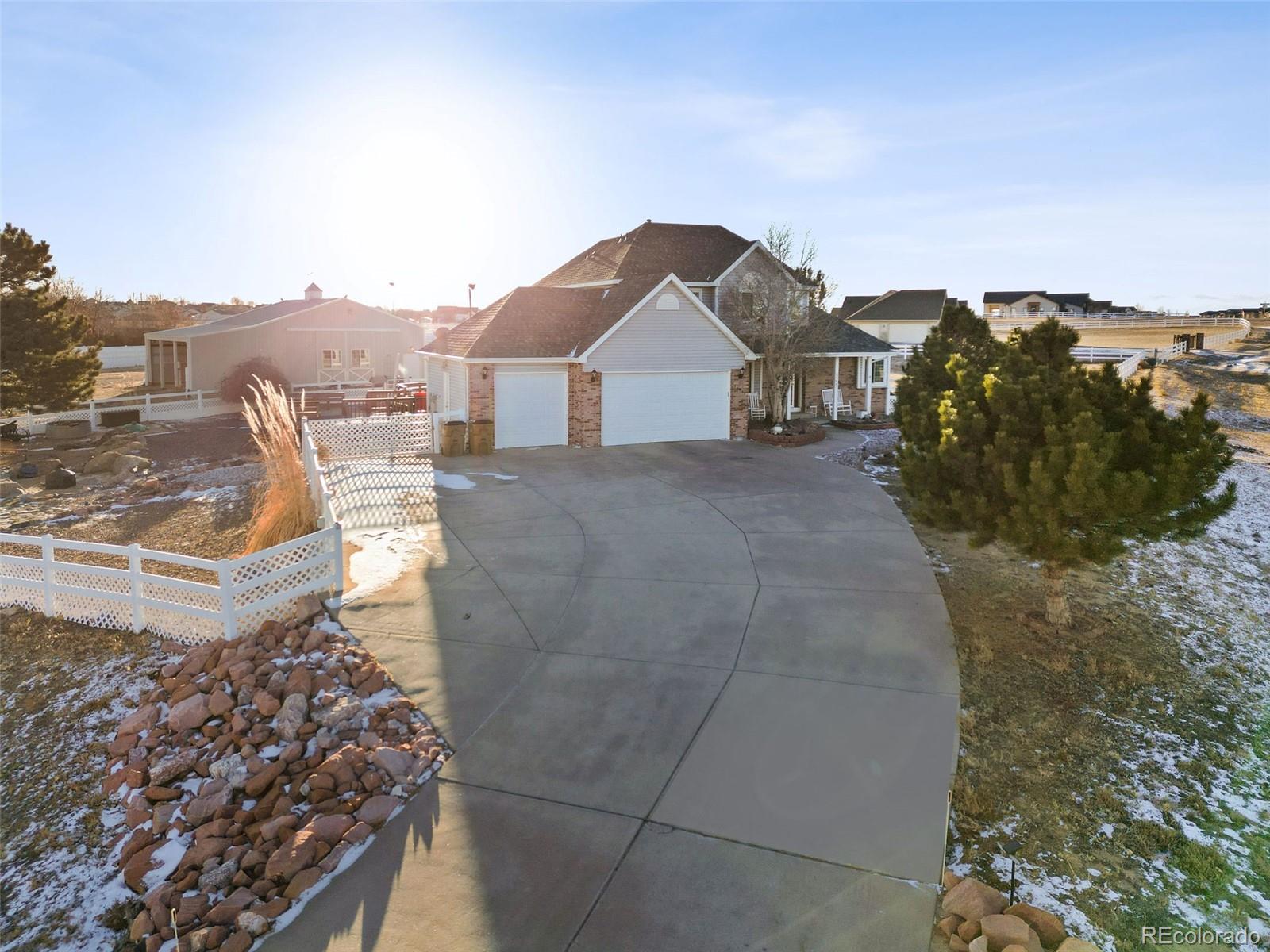 16467 Indian Hill Street