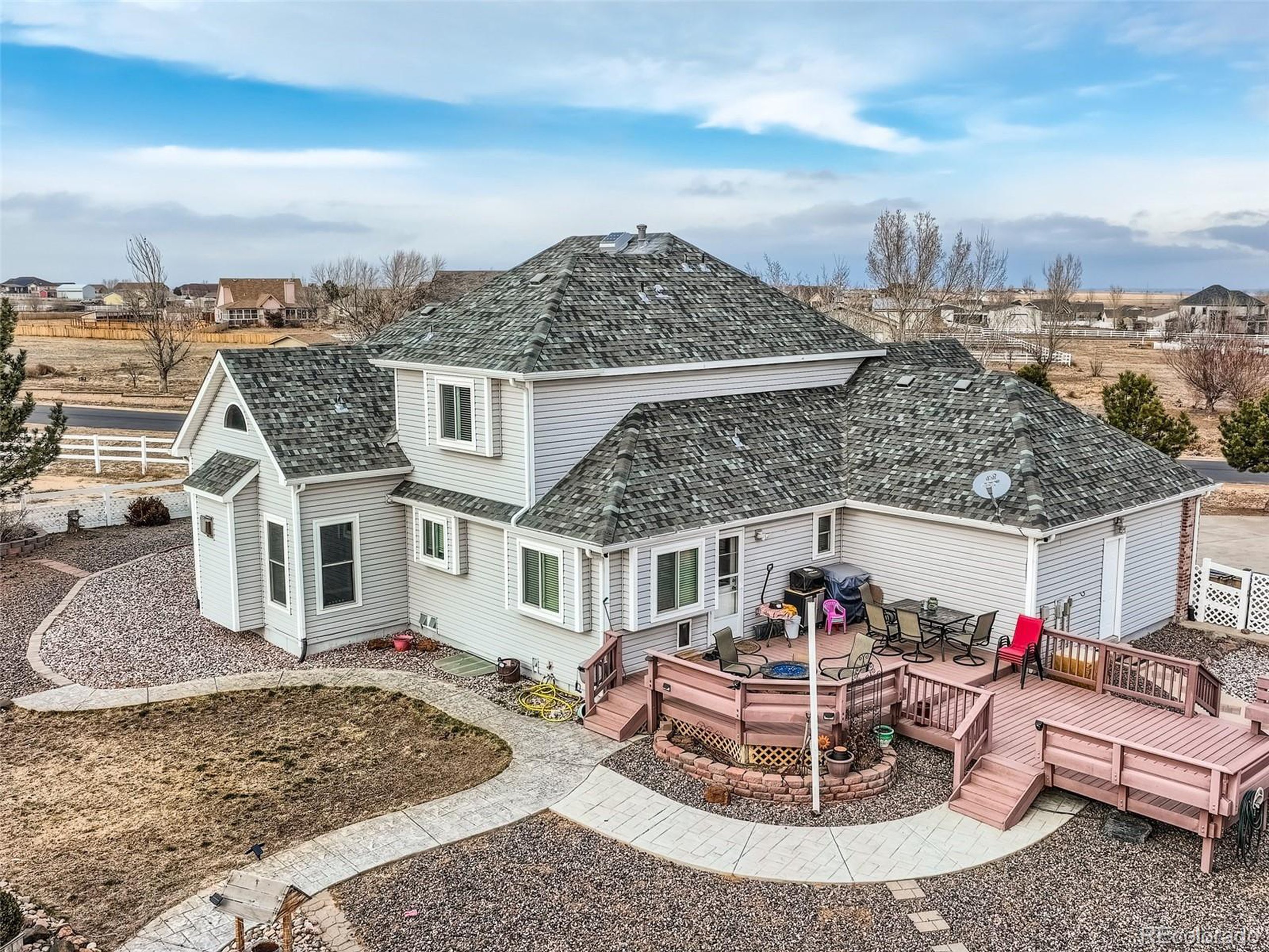 16467 Indian Hill St