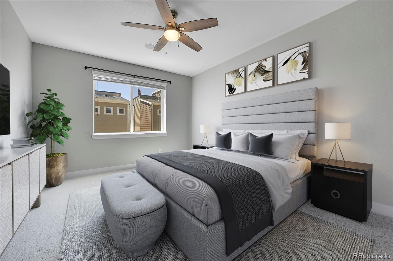 554 E Hinsdale Avenue