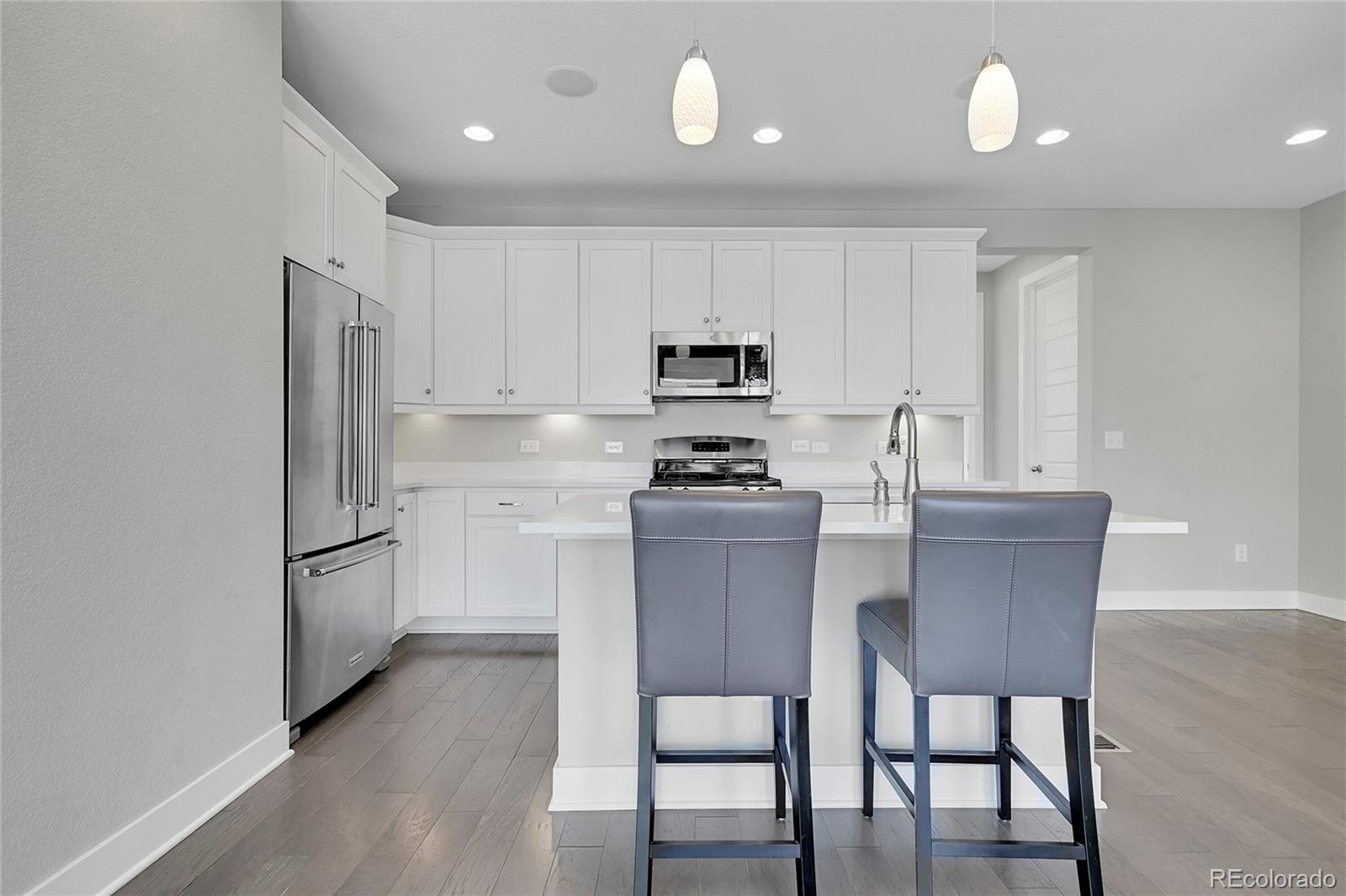 554 E Hinsdale Avenue