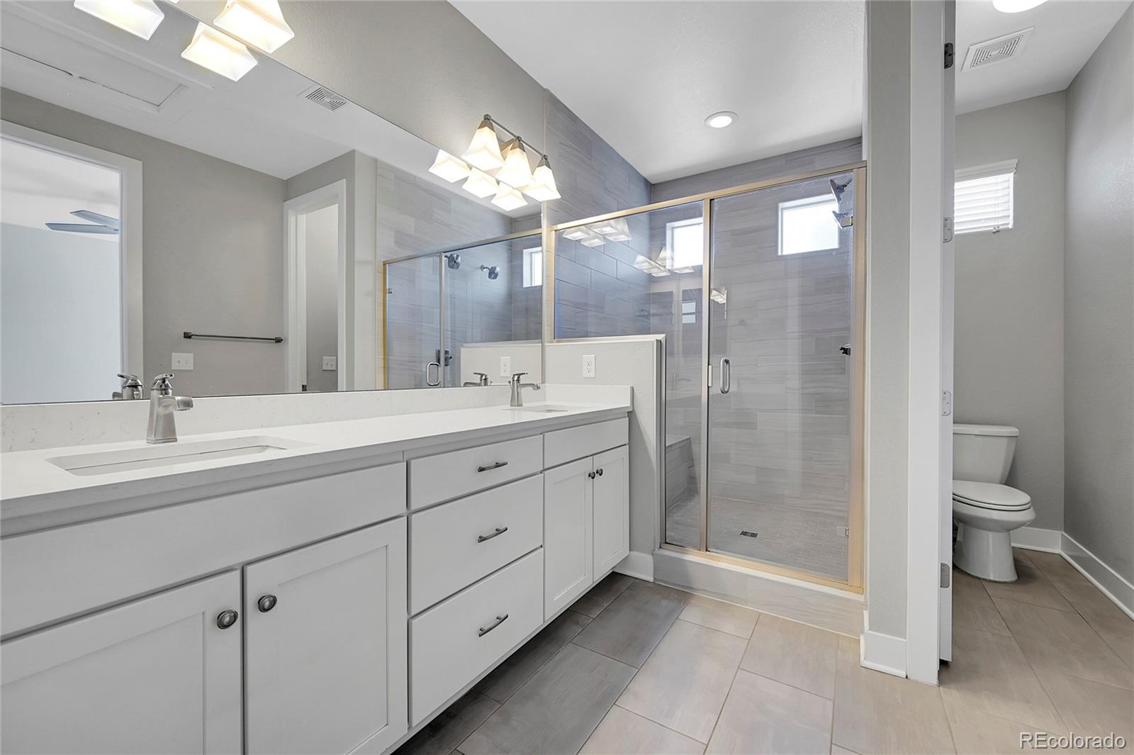 554 E Hinsdale Avenue