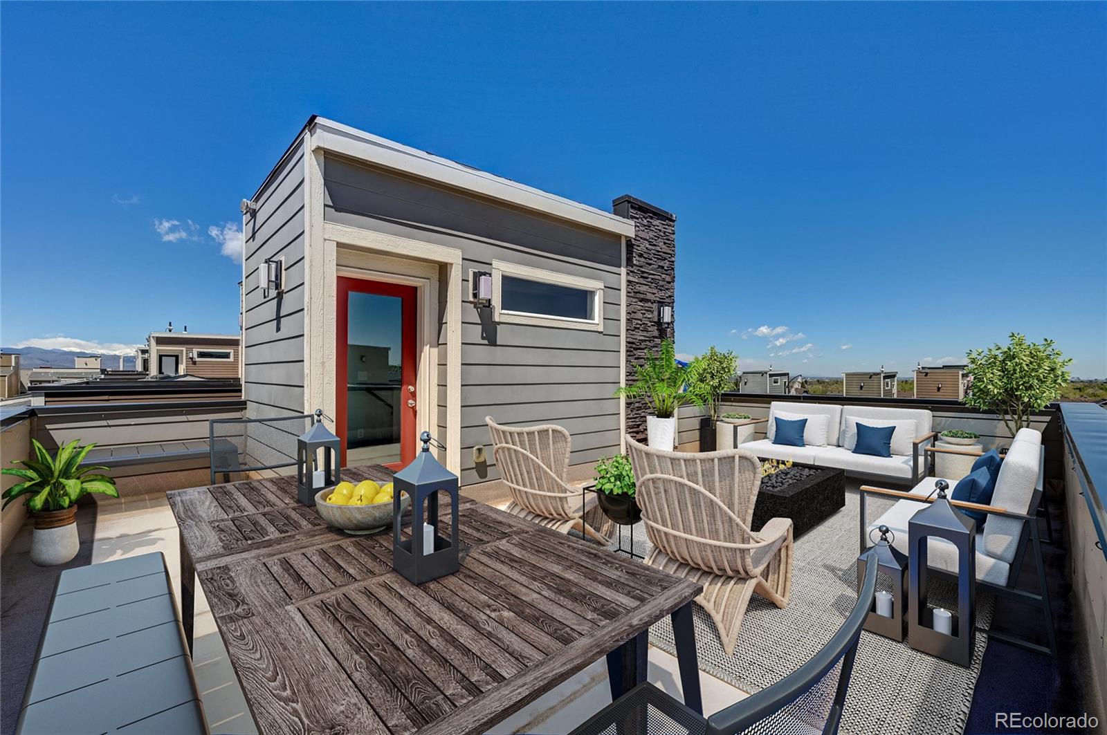 554 E Hinsdale Avenue