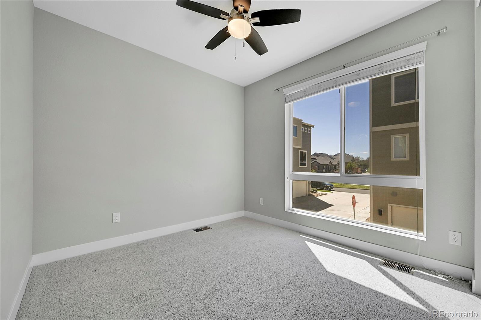 554 E Hinsdale Avenue